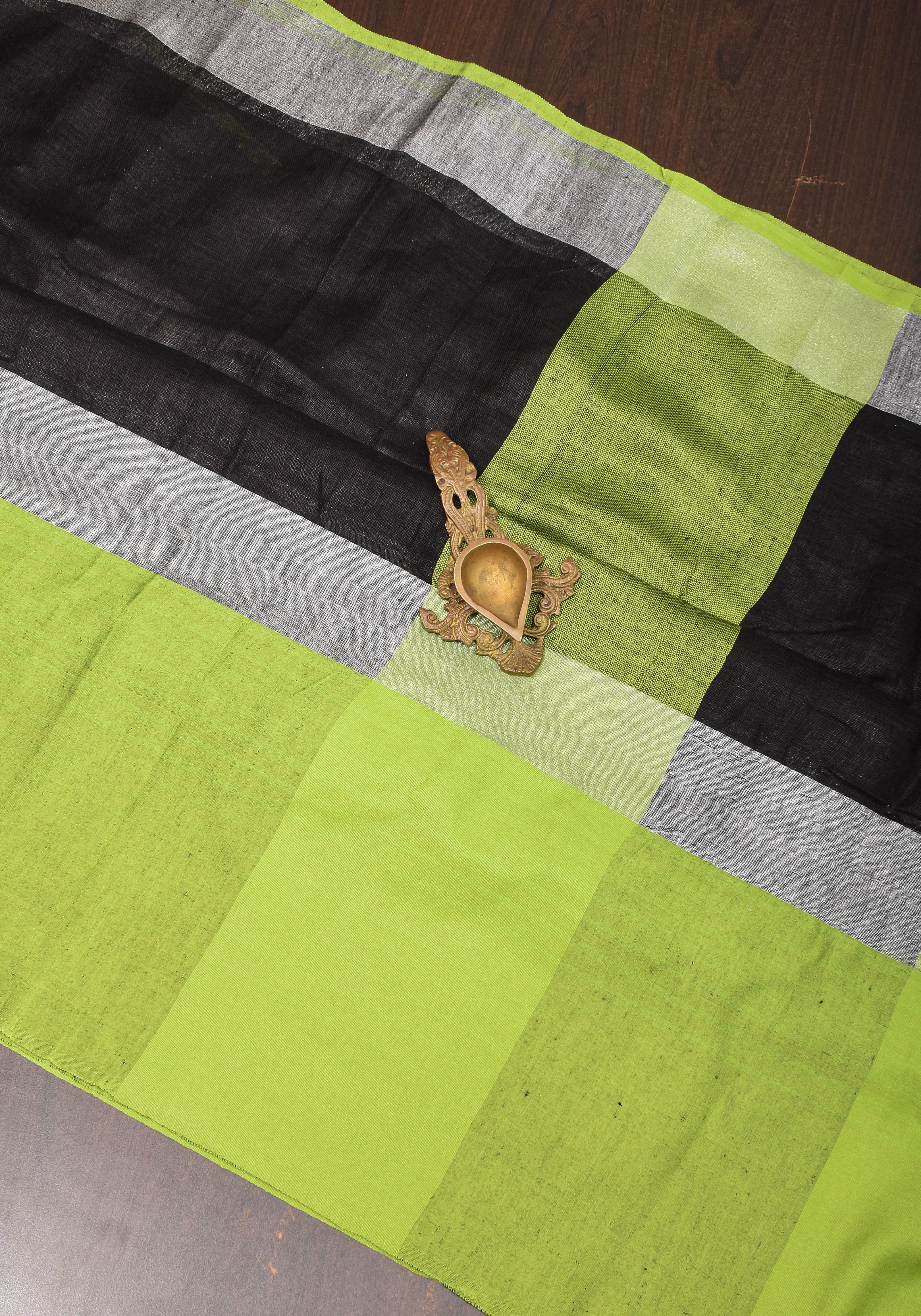 Black and Leaf Green Wide Border Linen by Linen Saree | Shobitam - Image 2