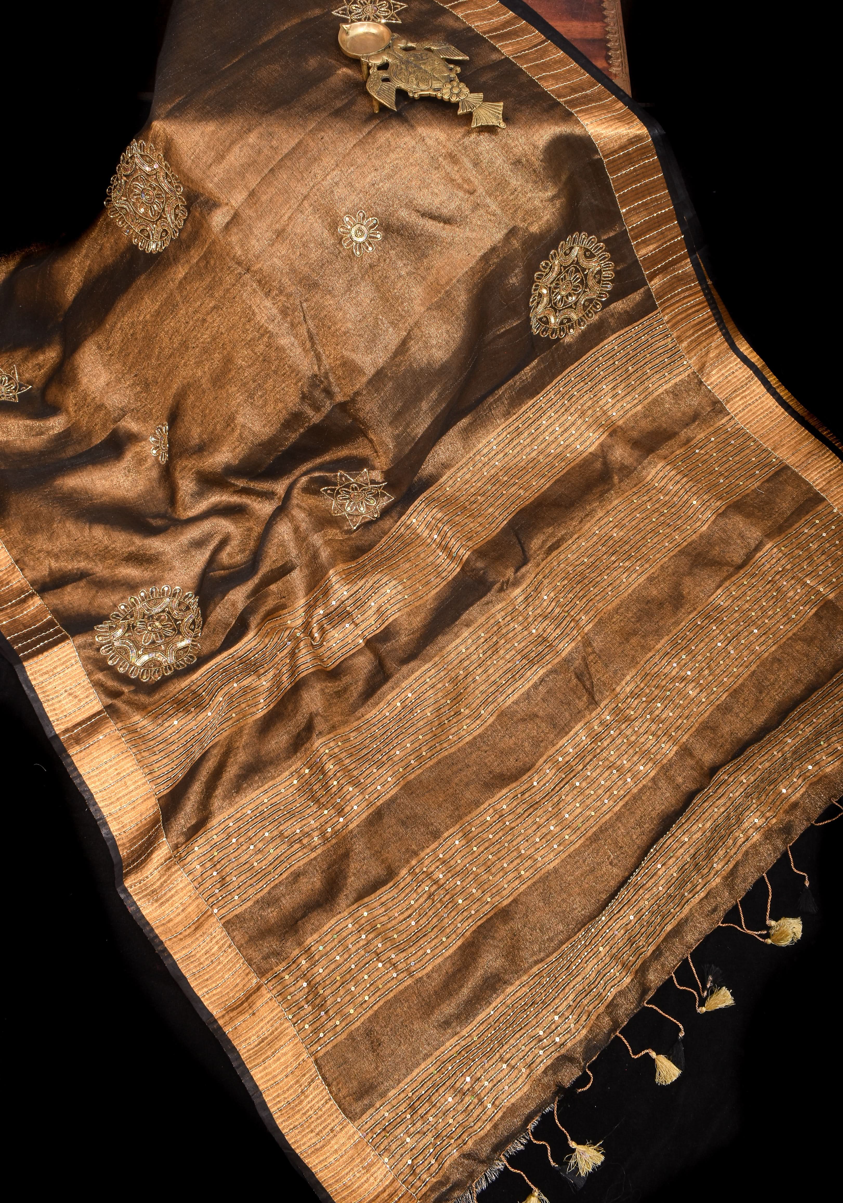 Embroidery cut dana with seqins Work Tissue Linen Saree in copper black with dramatic work Pallu | Shobitam - Image 9