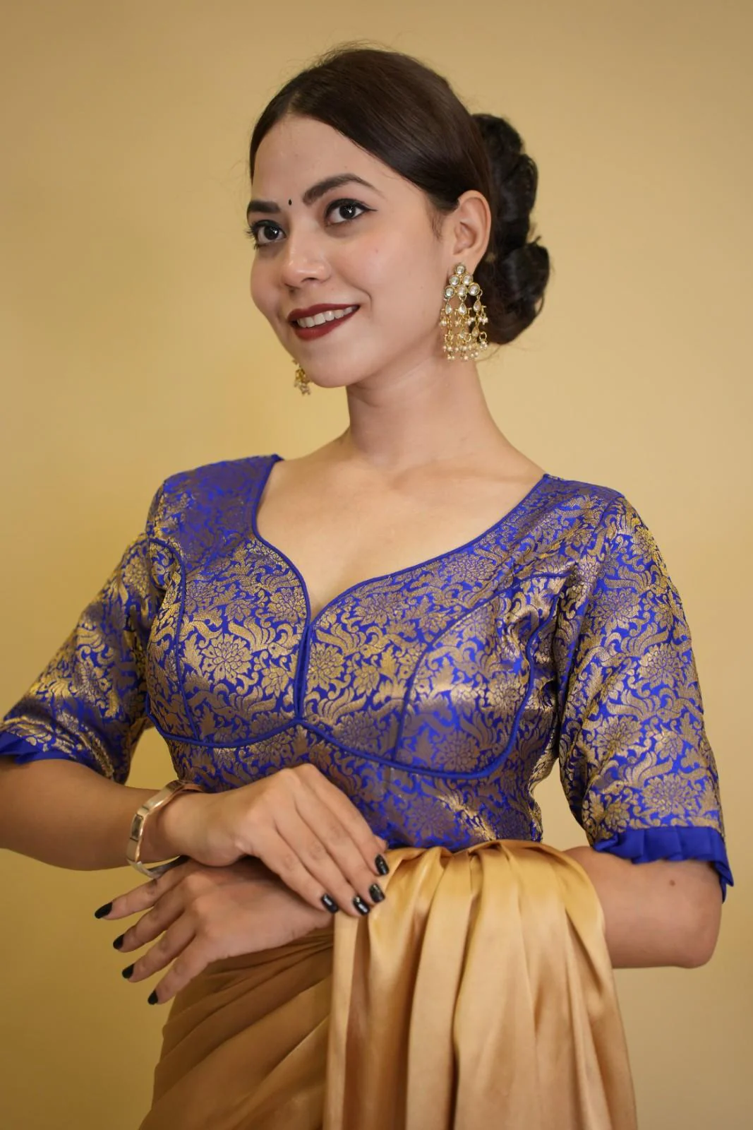 Banarasi Blue Brocade With Choli Cut Piping Finished 3/4 Sleeve & Padded  Blouse - Image 7