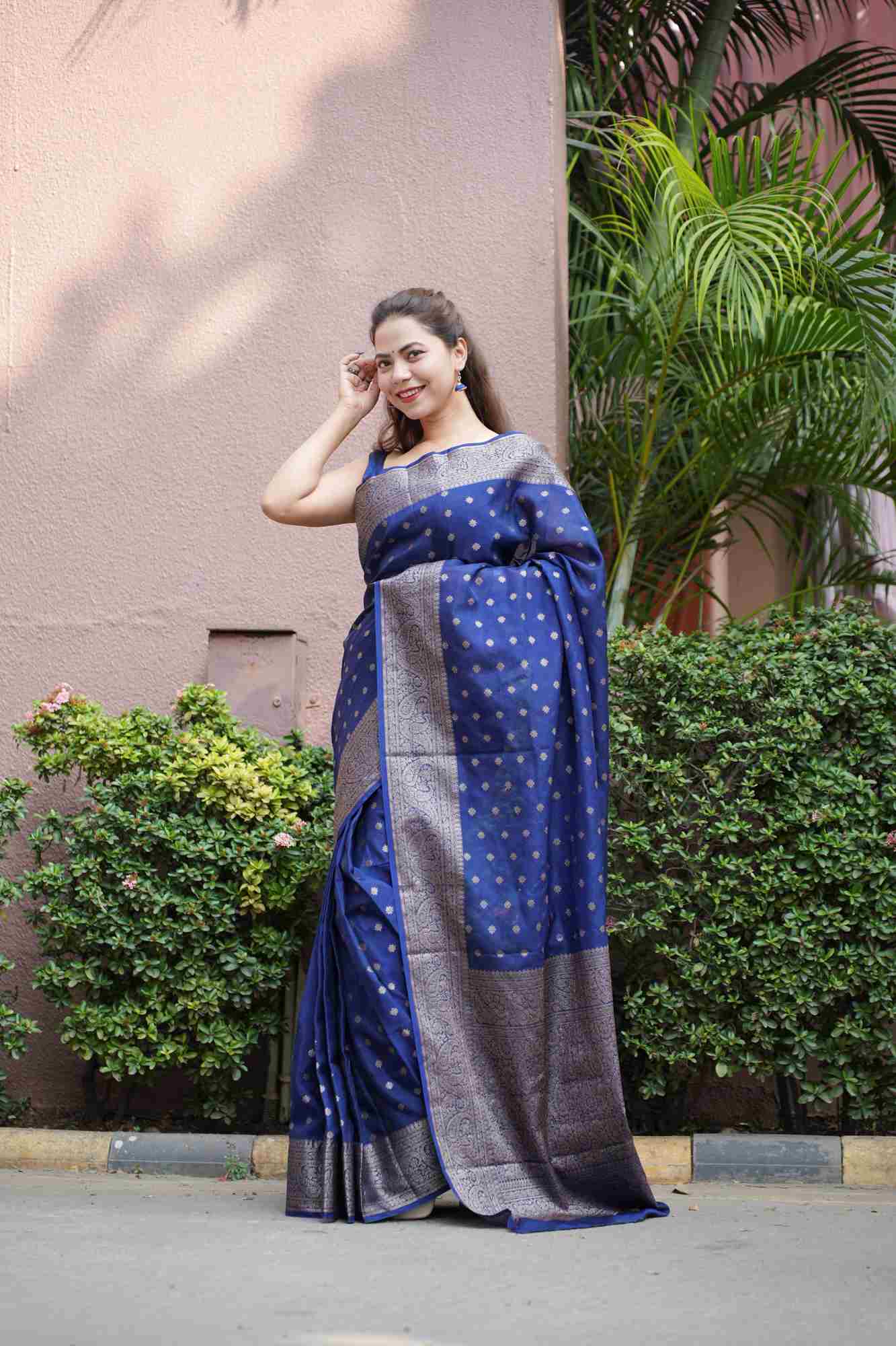Banarasi with Rich Pallu, Zari Border & Handloom Wrap Ready To Wear Saree - Image 7