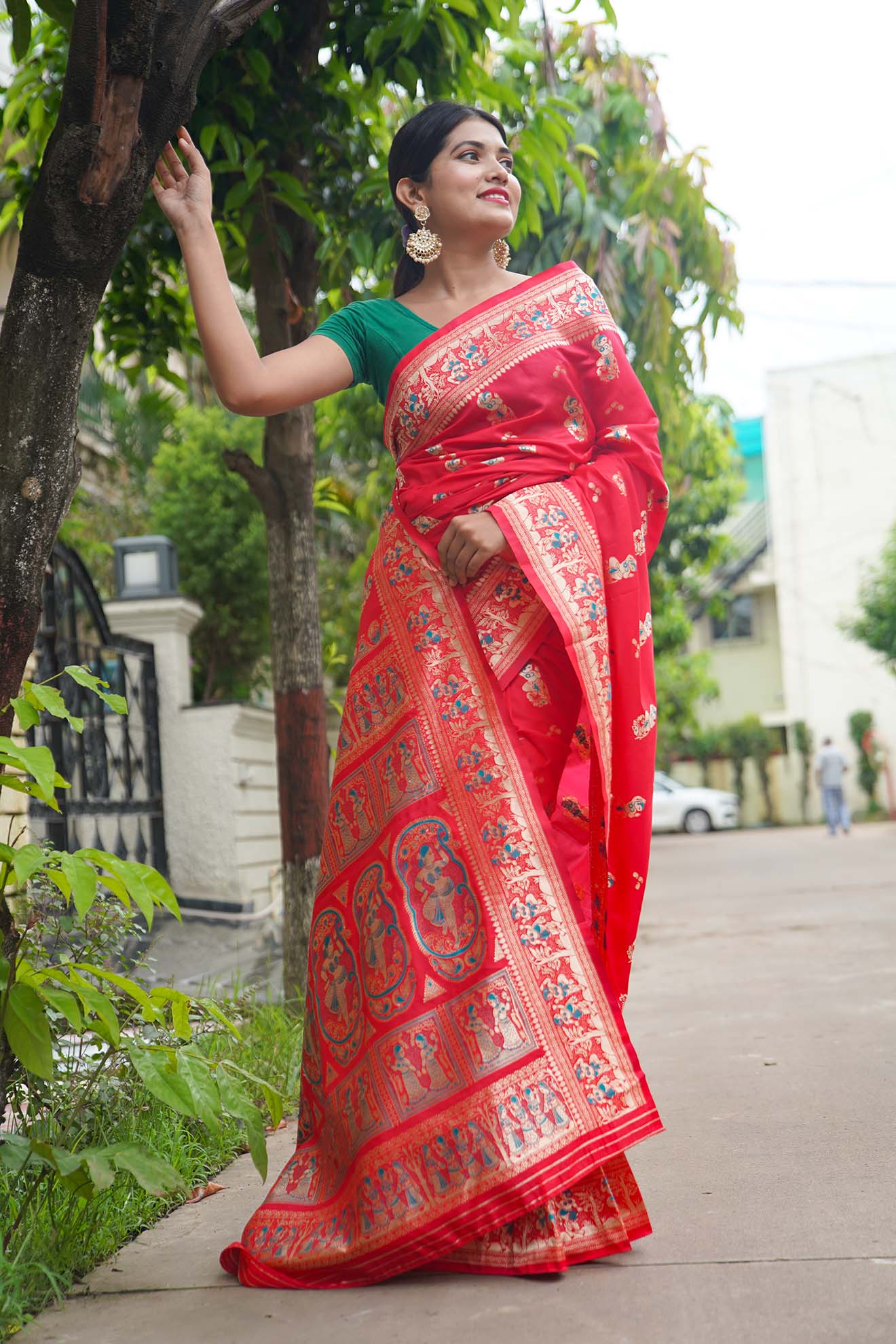 Banarasi meets Baluchari festive wrap in 1 minute saree - Image 5