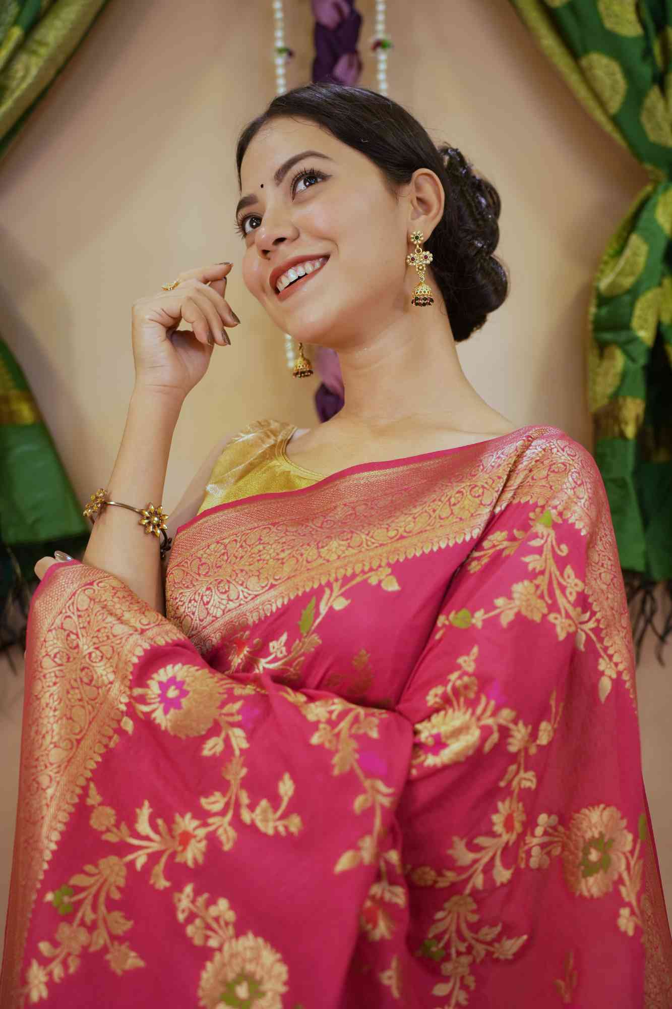 Banarasi With meenakari embroidery & Designer Bordered Ornate Pallu Wrap In One Minute Saree - Image 6
