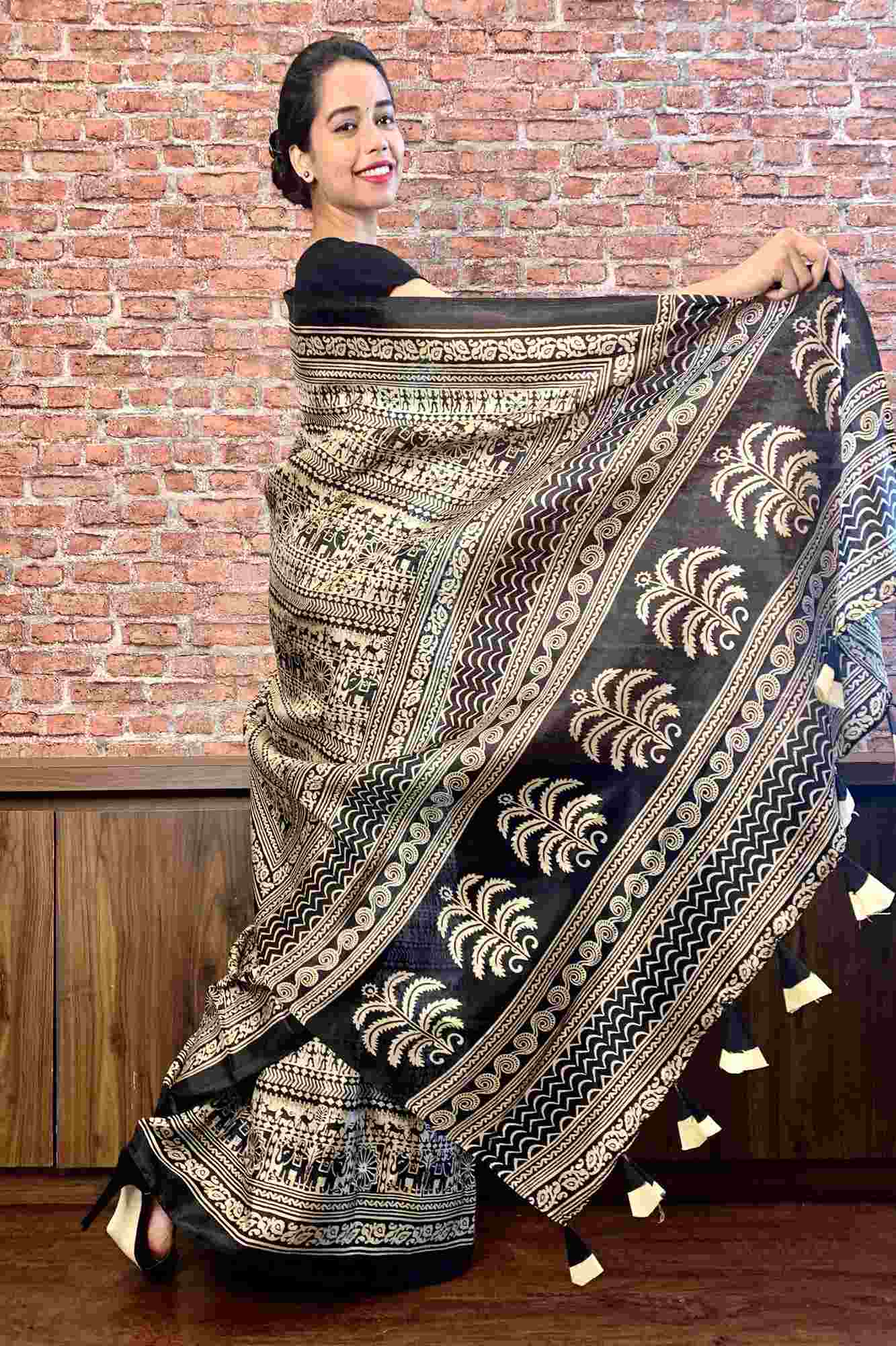 Beautiful tassles pallu & bhagalpuri print wrap in 1 minute saree - Image 3
