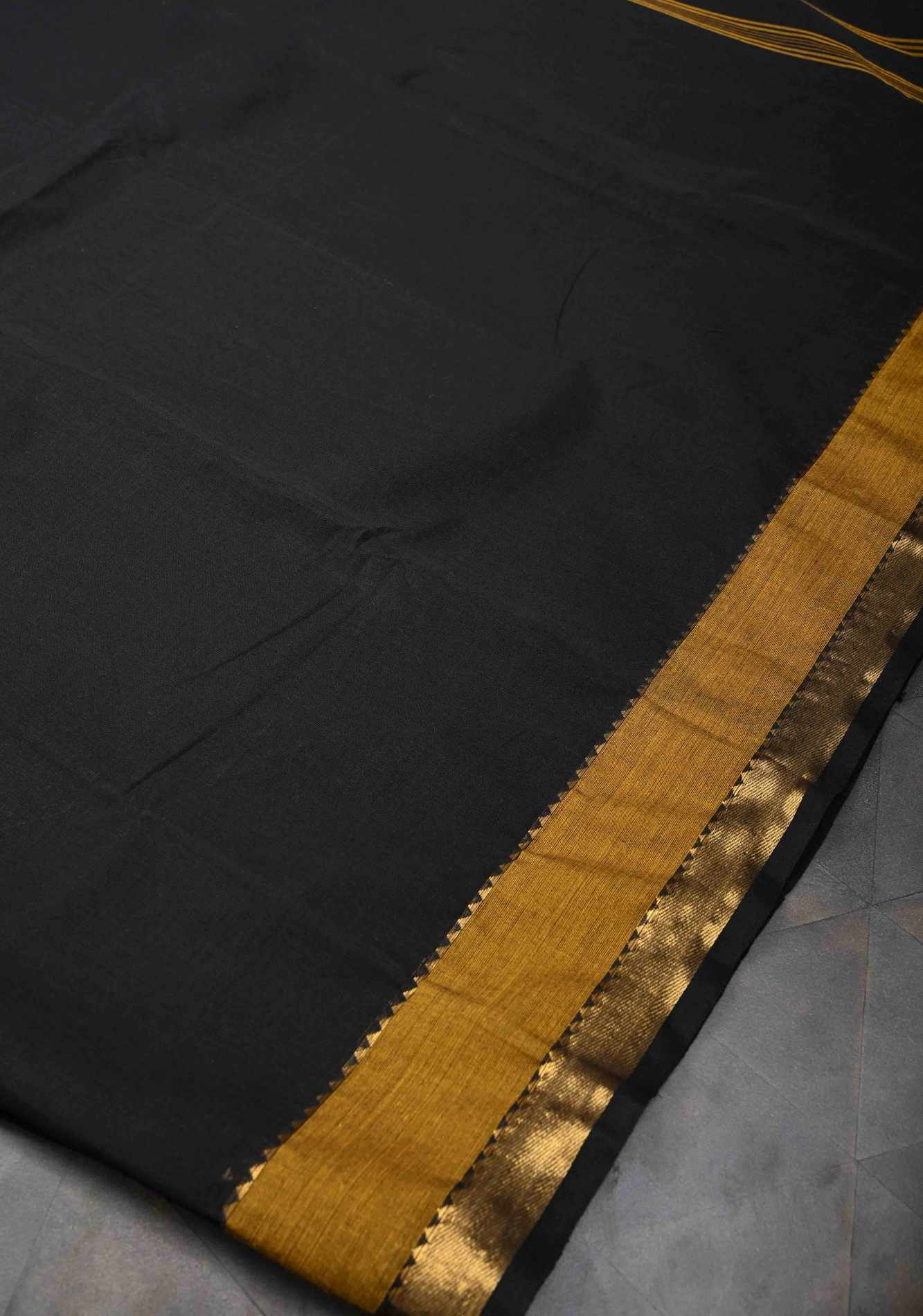 Black Kanchi Cotton Saree with Contrast Zari Border | No Blouse piece - Image 5