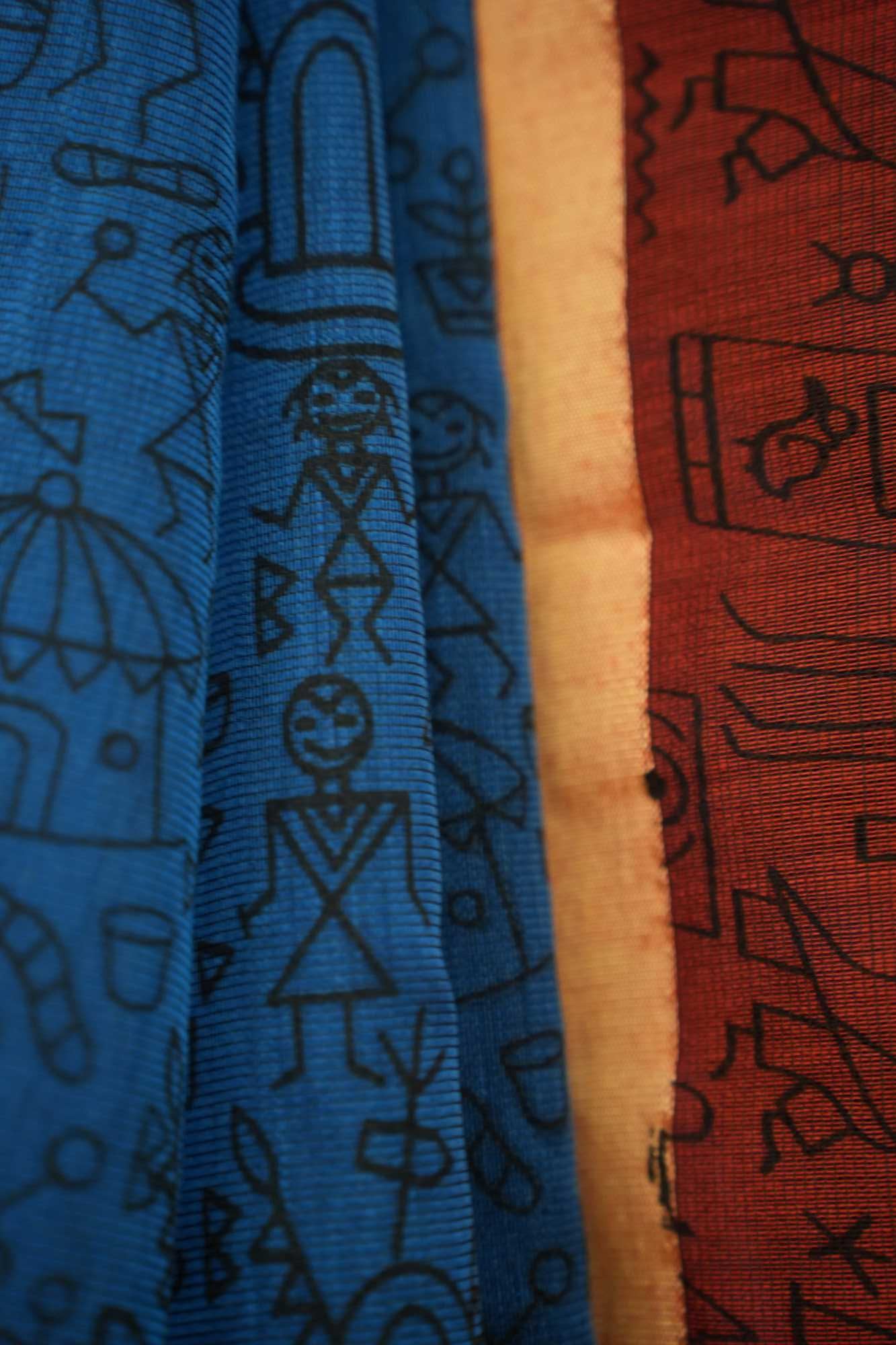 Blue With Red Contrast palla Bastar Art Printed Overall Taseels On Palla Pre Drape Saree - Image 7