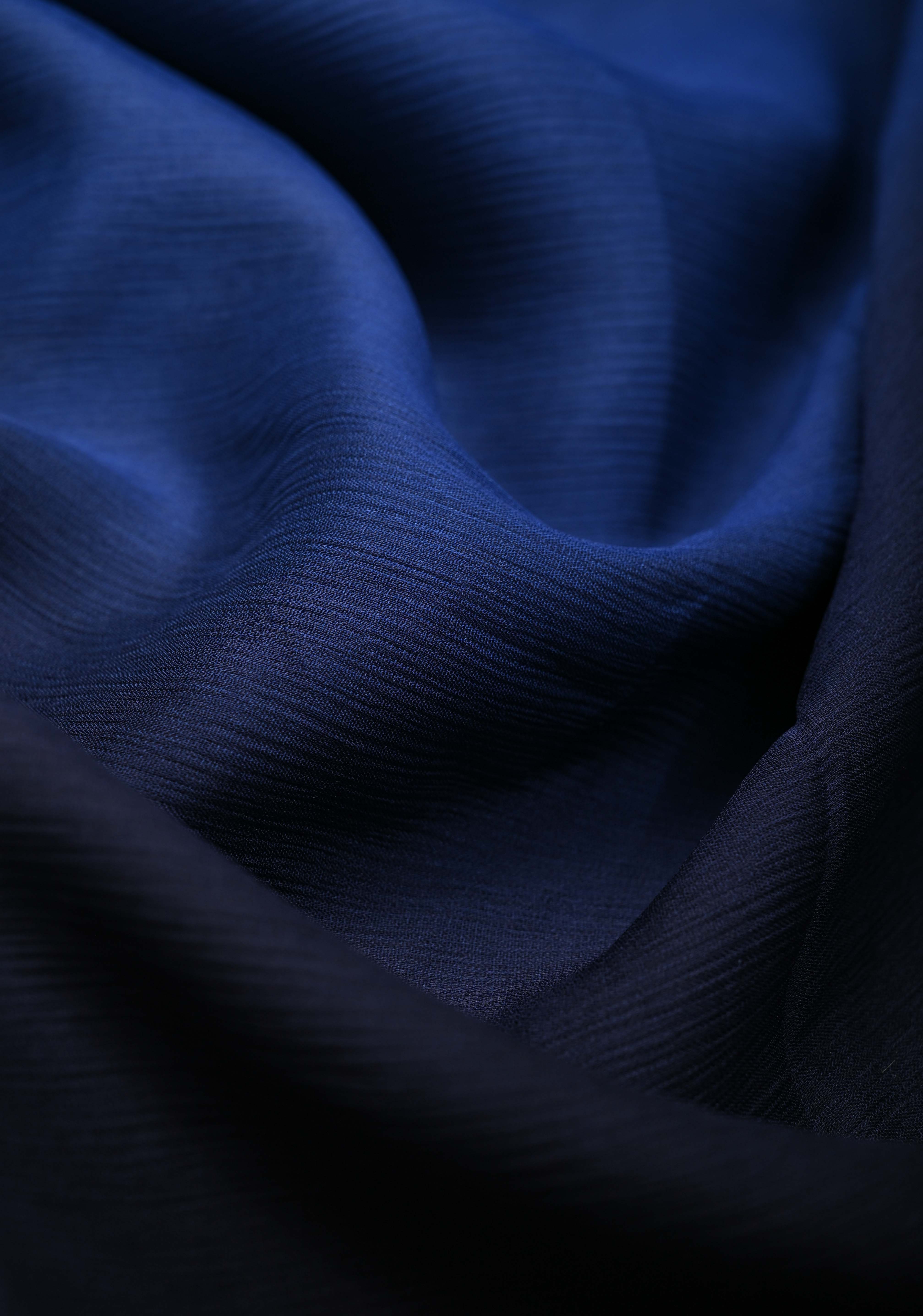 Bollywood style ombre pure chiffon Saree in black, gray  and blue, No Blouse Piece | Shobitam - Image 4