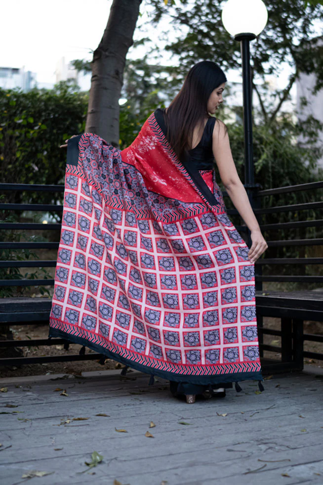 Comfortable Red & Black Soft like butter Printed All Over Wrap in 1 minute saree - Image 2