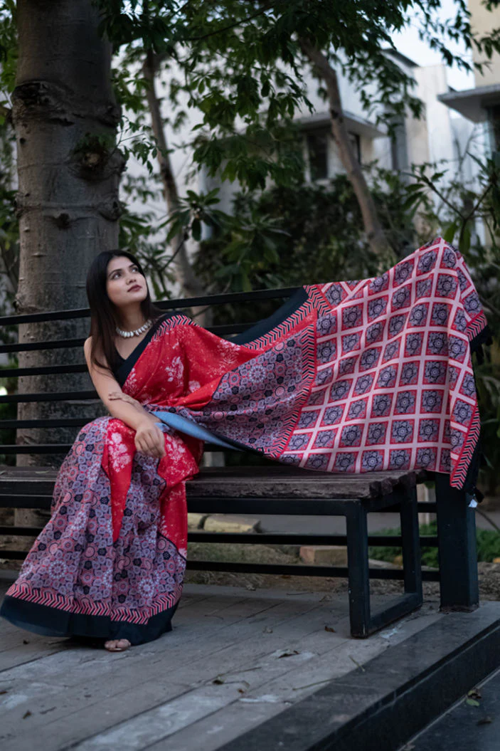 Comfortable Red & Black Soft like butter Printed All Over Wrap in 1 minute saree - Image 3