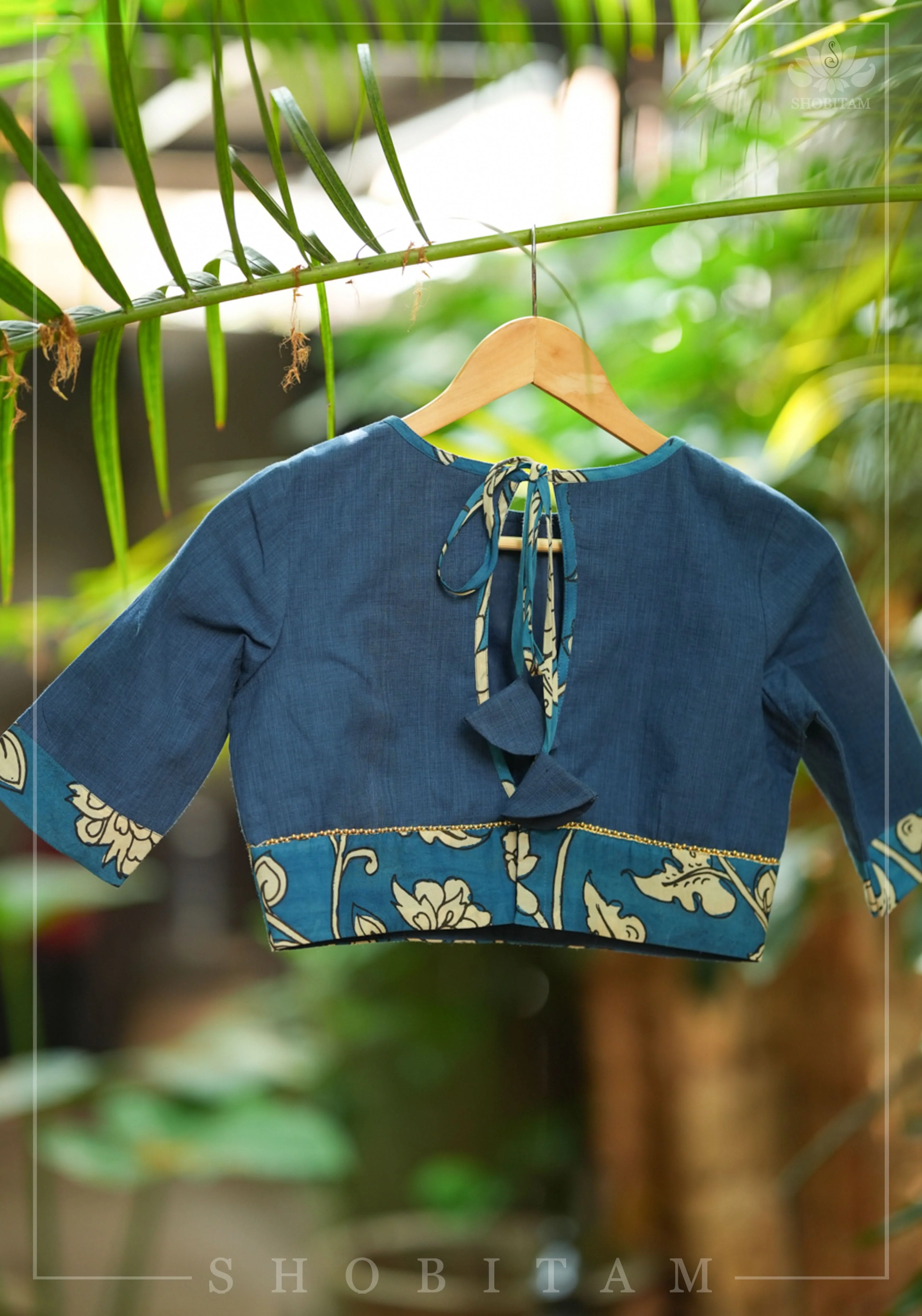 Saphire blue closed neck handloom blouse with handpainted kalamkari border | Shobitam - Image 4