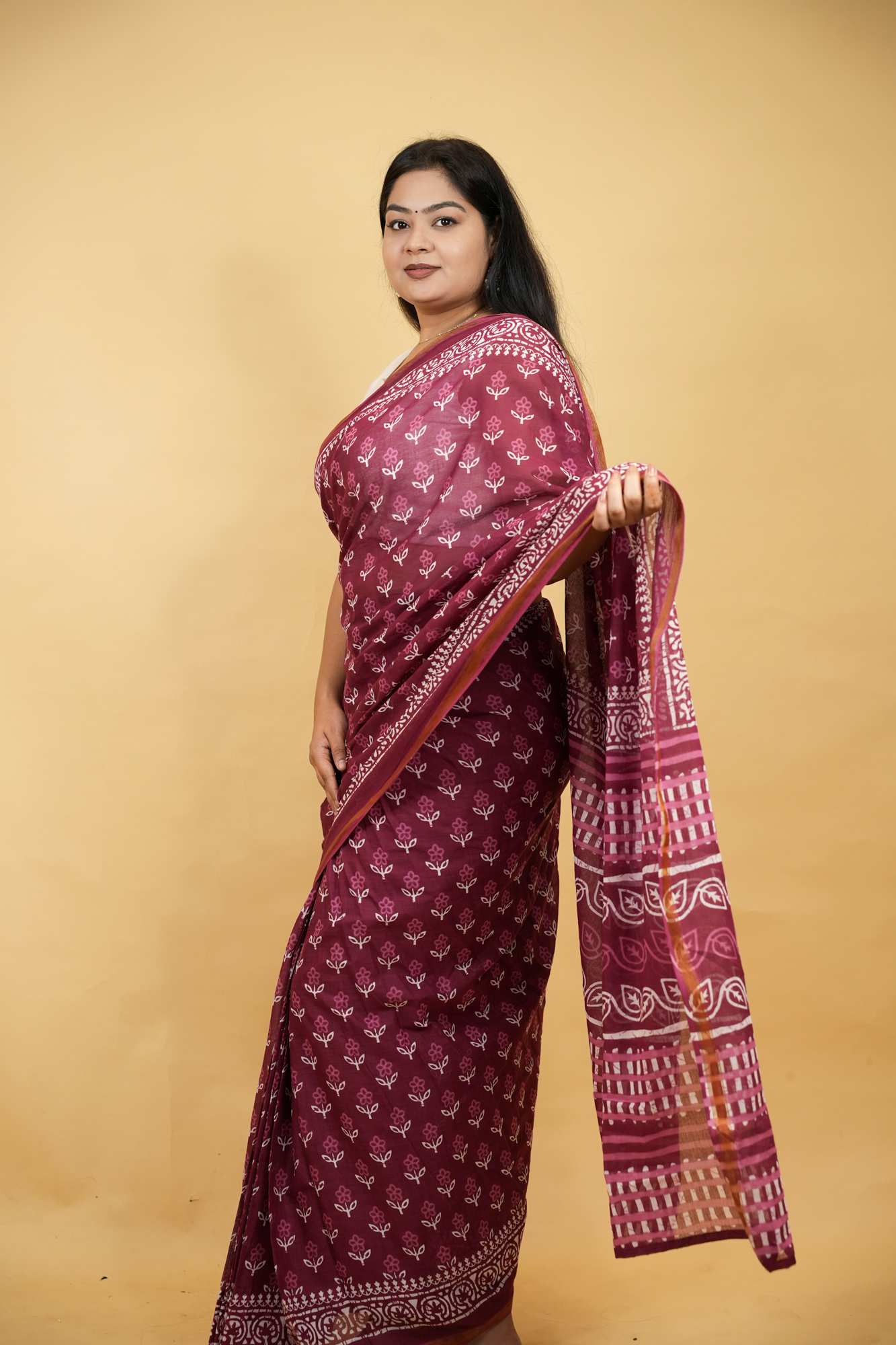 Cotton Jaipuri Printed with Zari Border in Maroon Ready To Wear Saree - Image 5