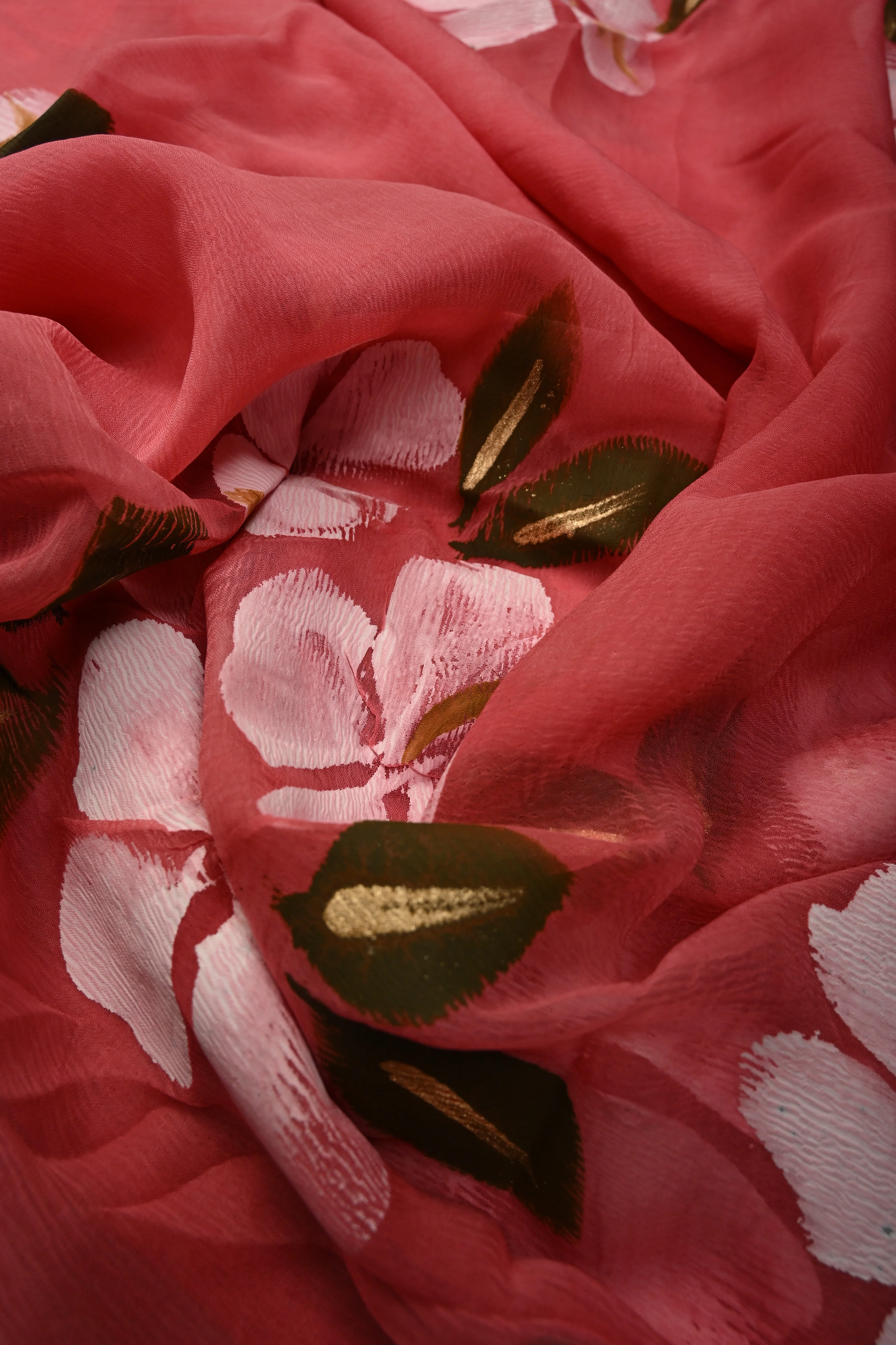 Dusty Rose Chiffon Saree with Floral Handpainted ,No Blouse Piece | Shobitam - Image 3