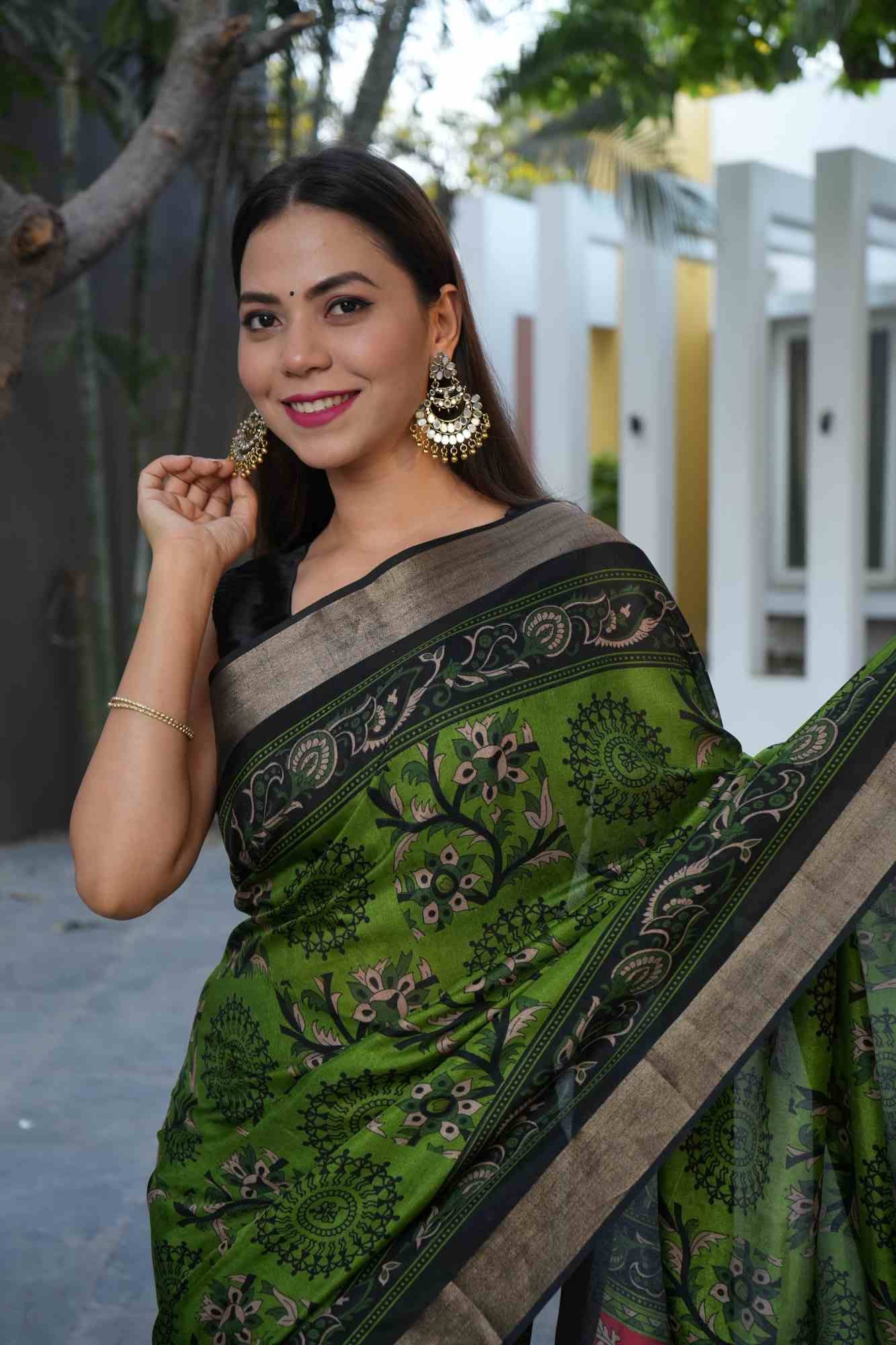 Ethnic Tribal Art printed & Contrast Zari Border & Motif Pallu Wrap in one minute saree - Image 5