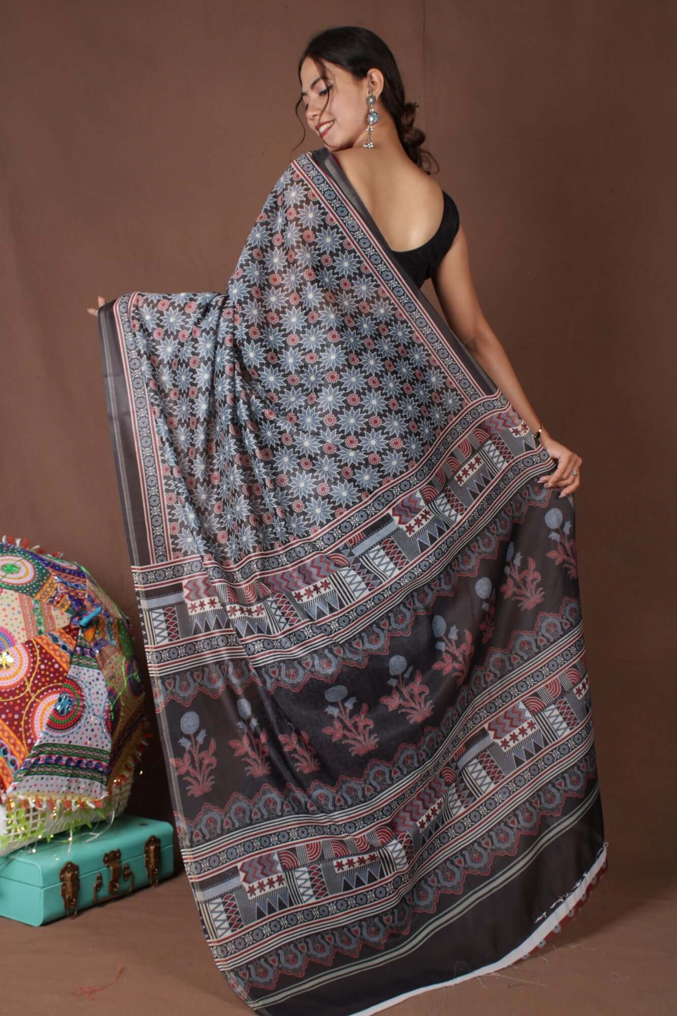 Exquisite Black & Grey Printed Beautiful Pallu Wrap in 1 Minute Drape Saree - Image 3