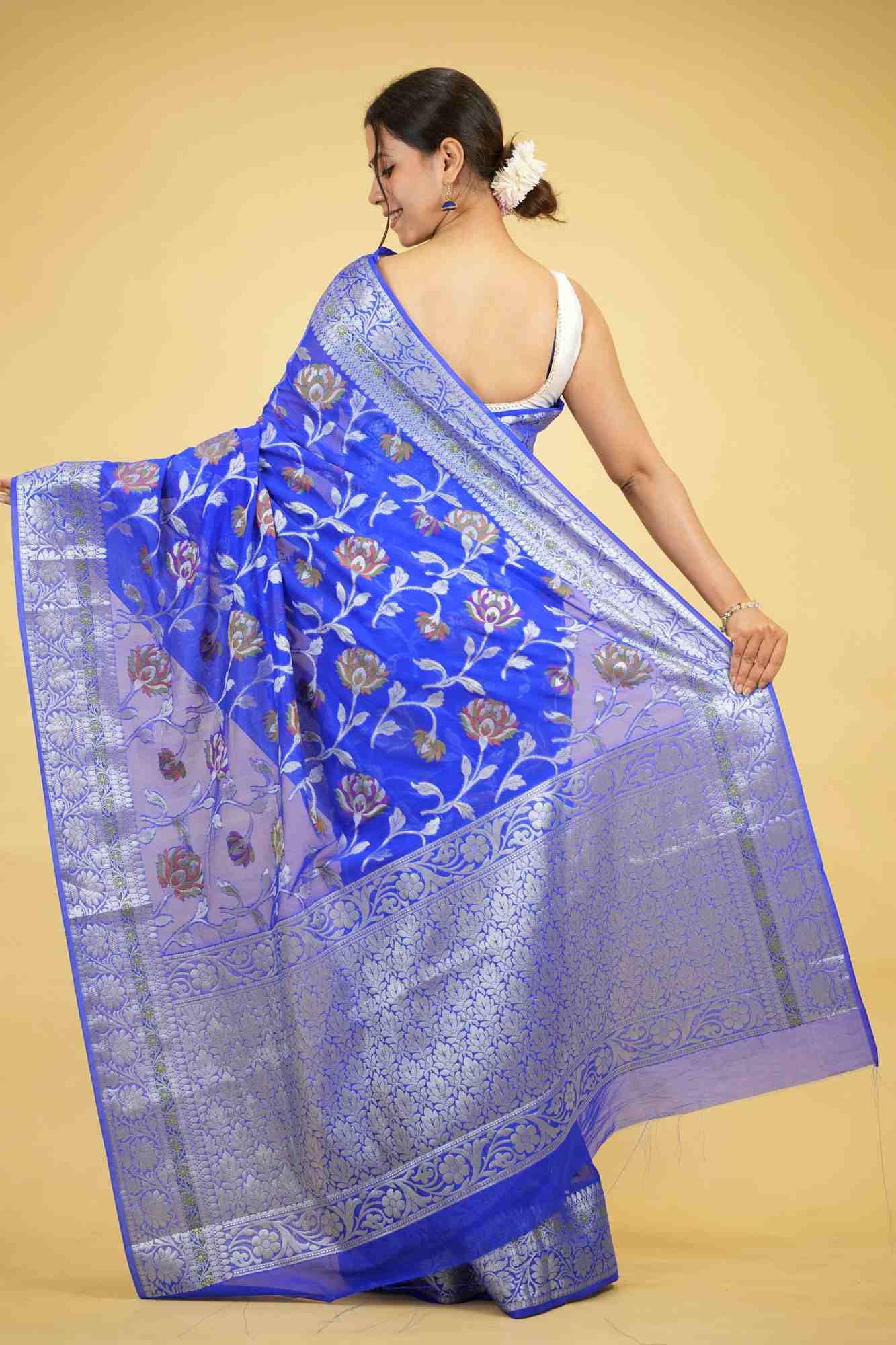 Georgette Silk with Zari Mina Jaal & Opulent Rich Pallu Ready To Wear Saree - Image 7