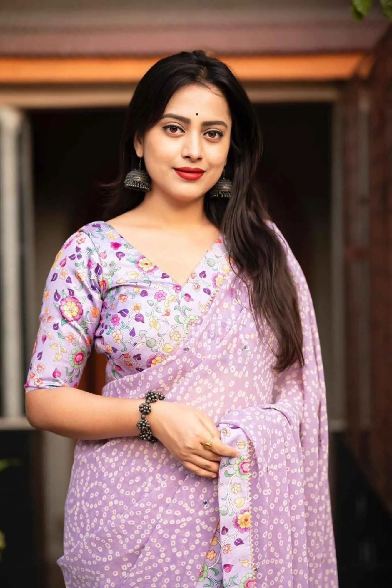Georgette with Bandhej Prints & Kalamkari Patched Border Ready To Wear Saree - Image 6