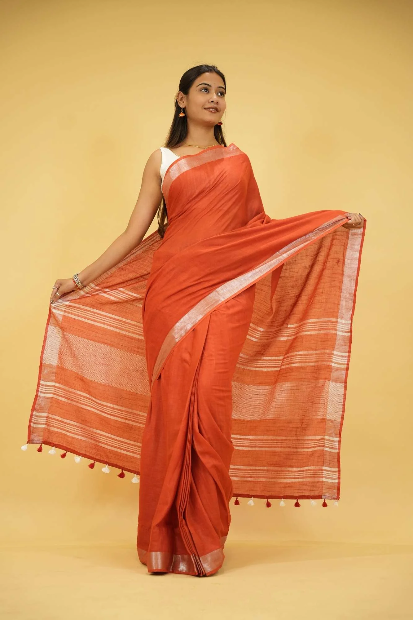Gorgeous Maroon Linen Cotton Ready to Wear Saree - Image 3