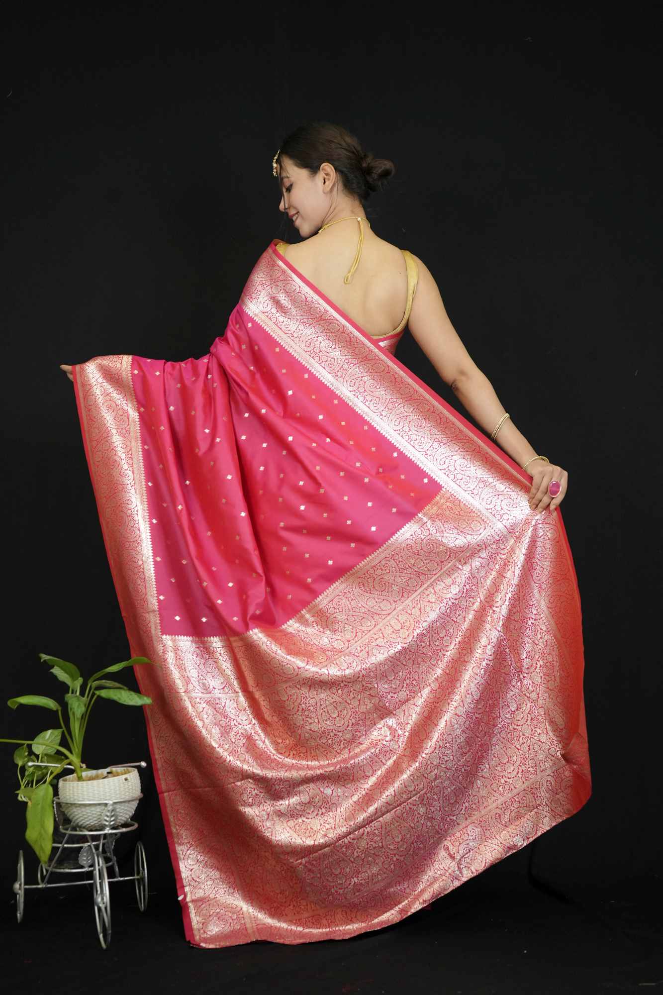 Soft Munga Katan inspired Silk with Rich Pallu , Zari Weaving Border & Handloom Wrap in 1 minute Saree - Image 5