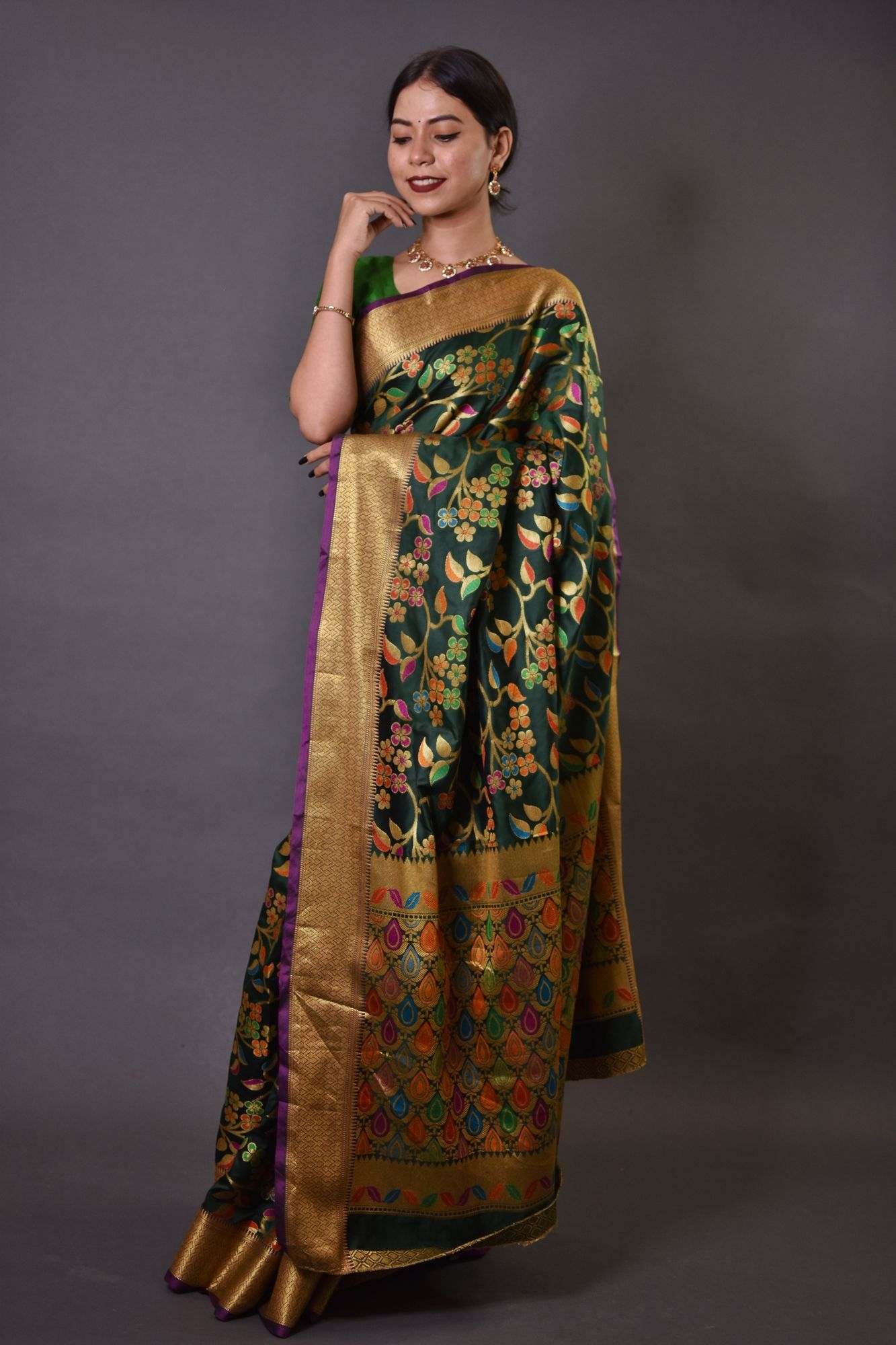 Green banarasi with ornate pallu wrap in 1 minute saree - Image 3