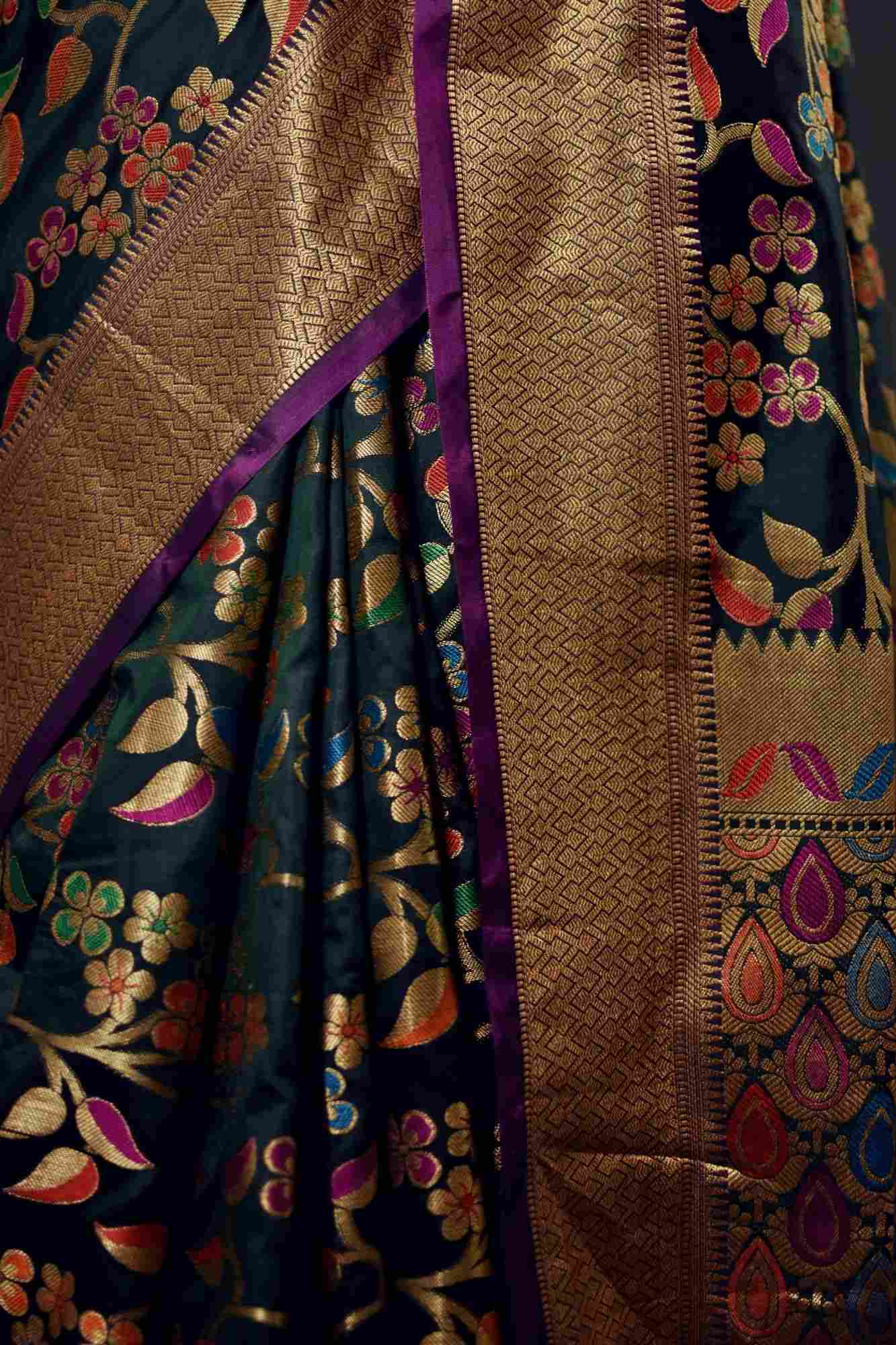 Green banarasi with ornate pallu wrap in 1 minute saree - Image 4