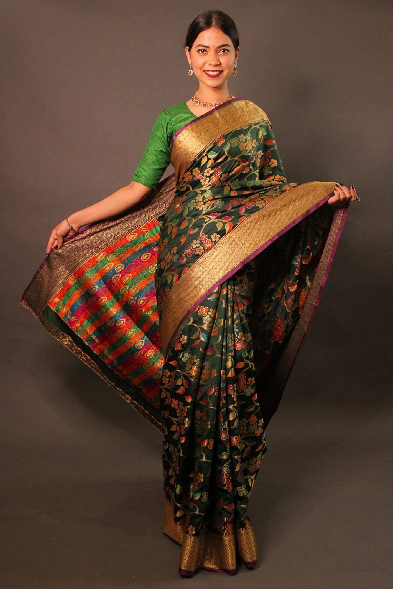 Green banarasi with ornate pallu wrap in 1 minute saree - Image 5