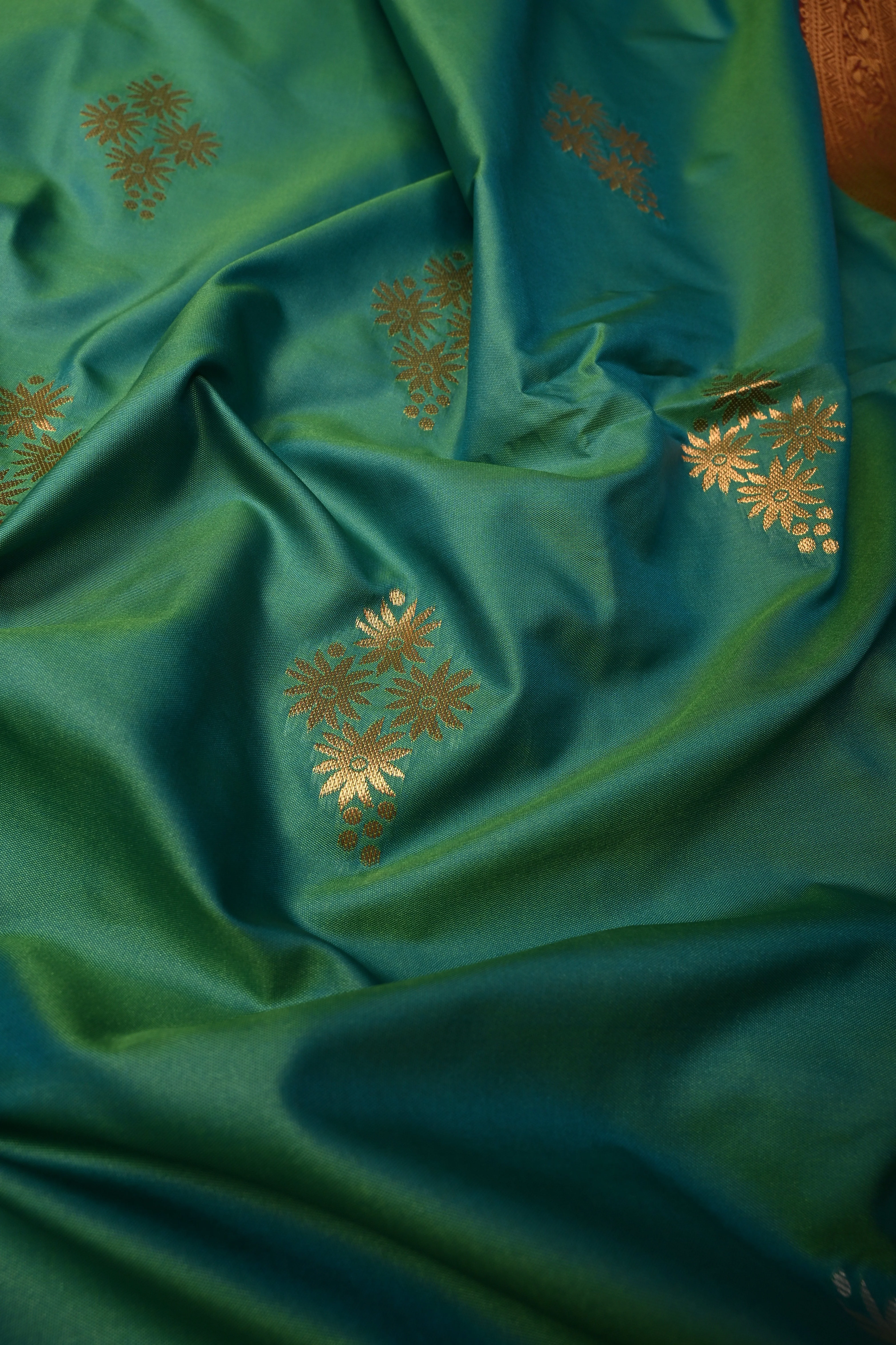 Green Dual tone Kanchi Semi Silk Saree with Floral Zari Buttas and Gold-Silver Motifs on Border | Shobitam - Image 3