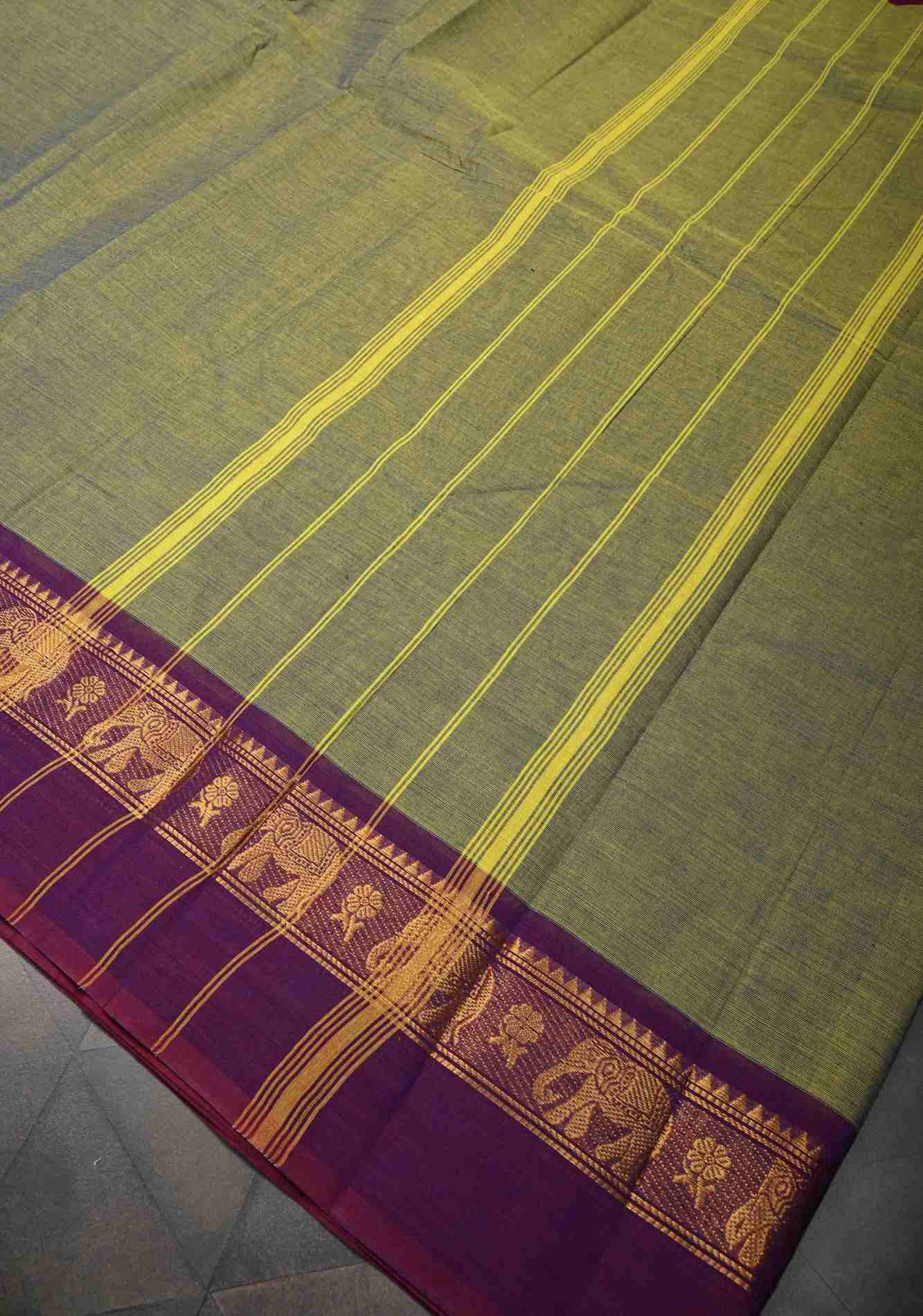 Green Kanchi Cotton Saree With Zari borders | No Blouse piece - Image 4