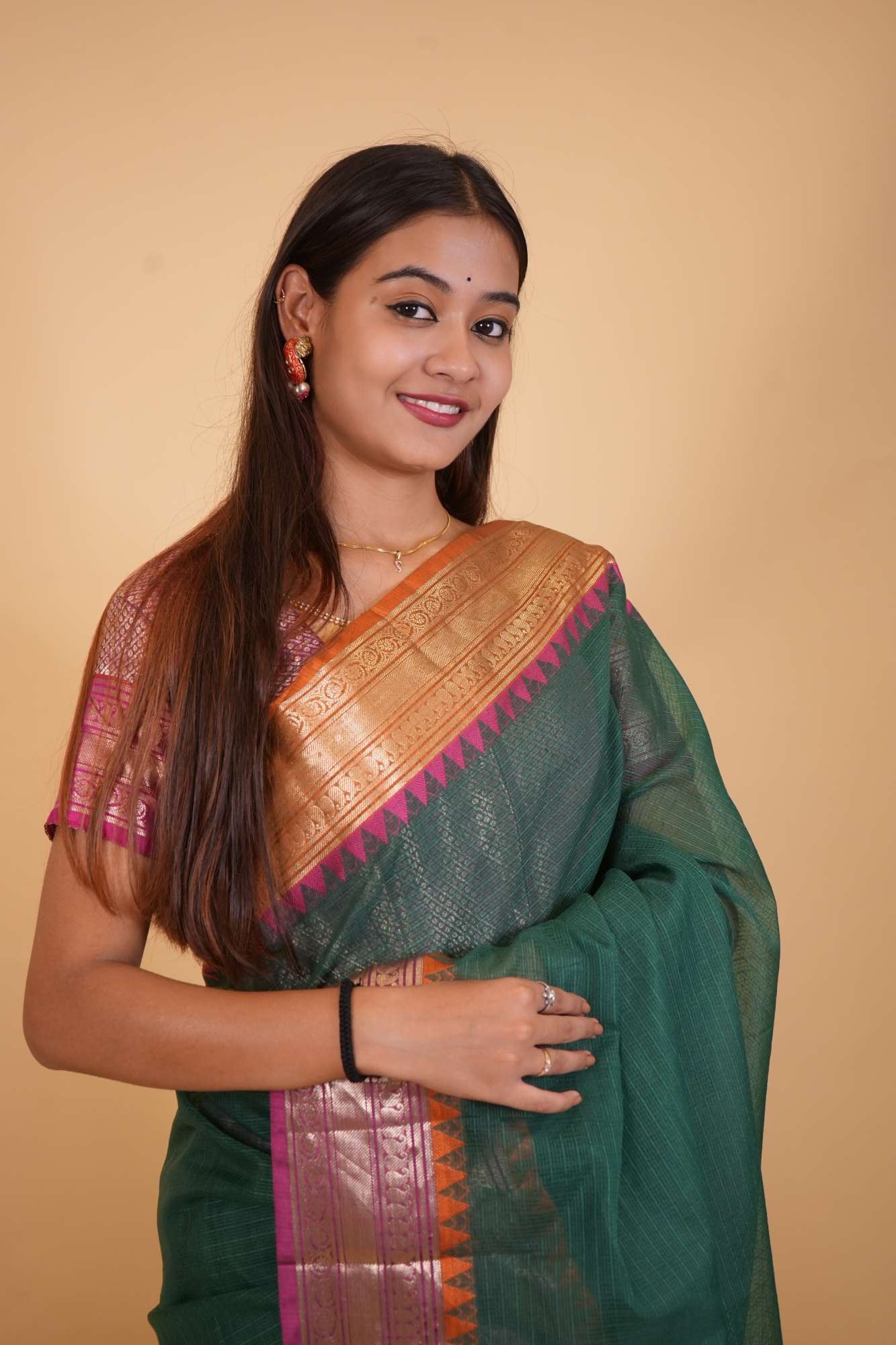 Green Kota Silk With Handloom Zari Border and Contrast Pink Pallu Wrap in 1 minute saree - Image 5