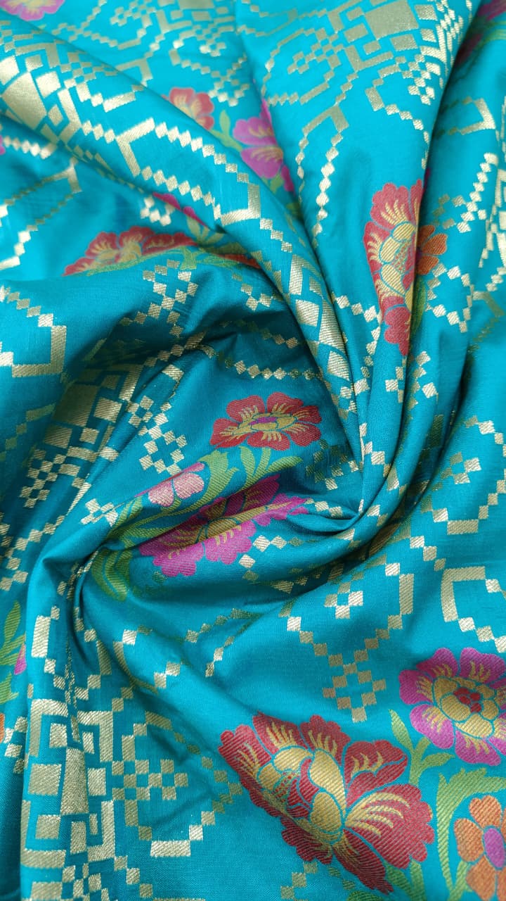 Green Semi Silk Saree with Meenakari Floral Jaal and Zari Border | Shobitam - Image 3