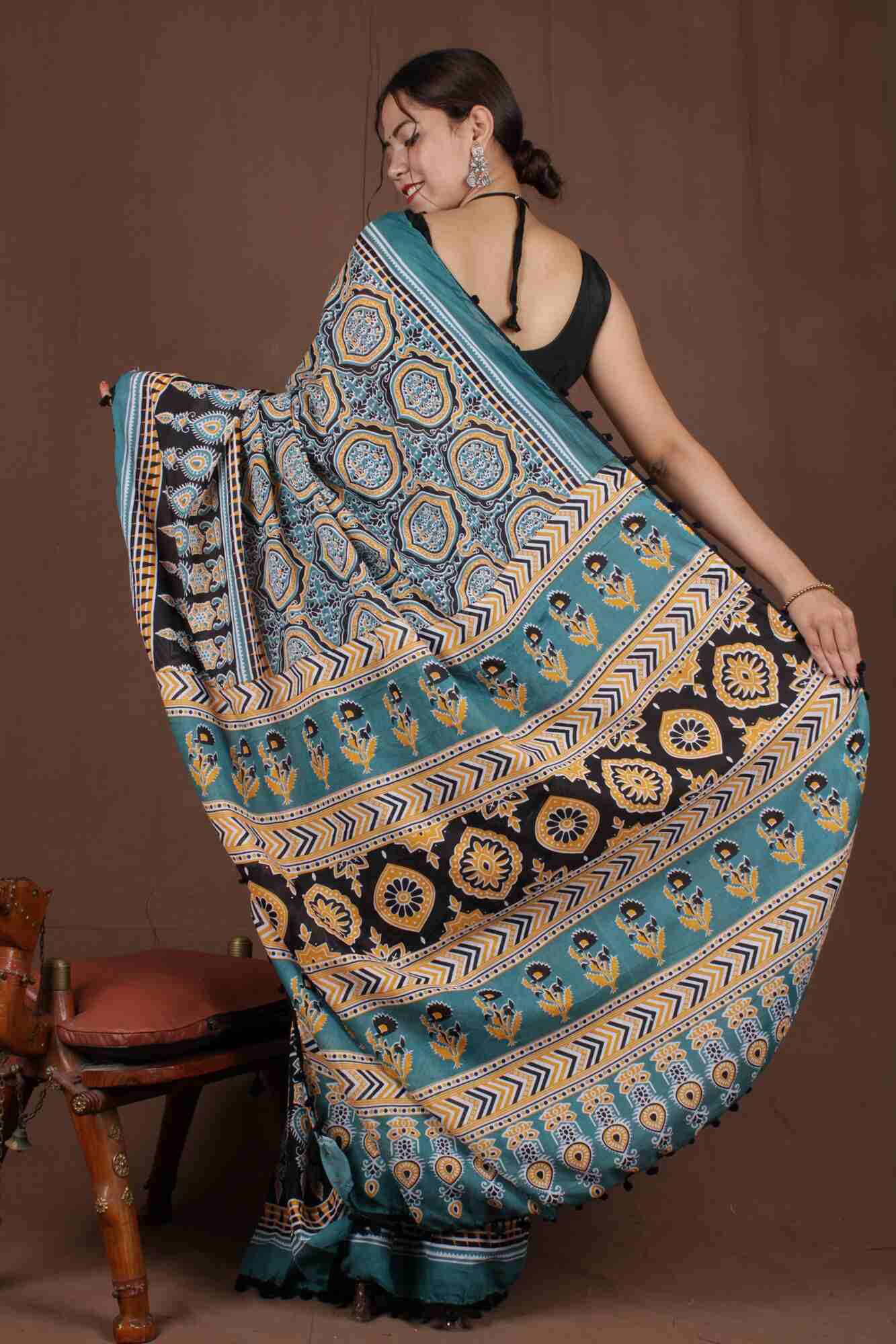 Handblock cotton Wrap in 1 minute saree with Pompom Border - Image 3