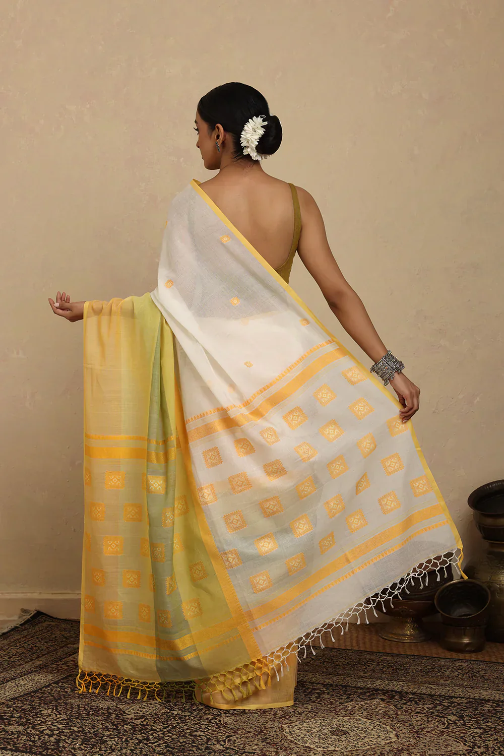 Handloom White and Yellow Pure Cotton Jamdani Saree | Shobitam - Image 5