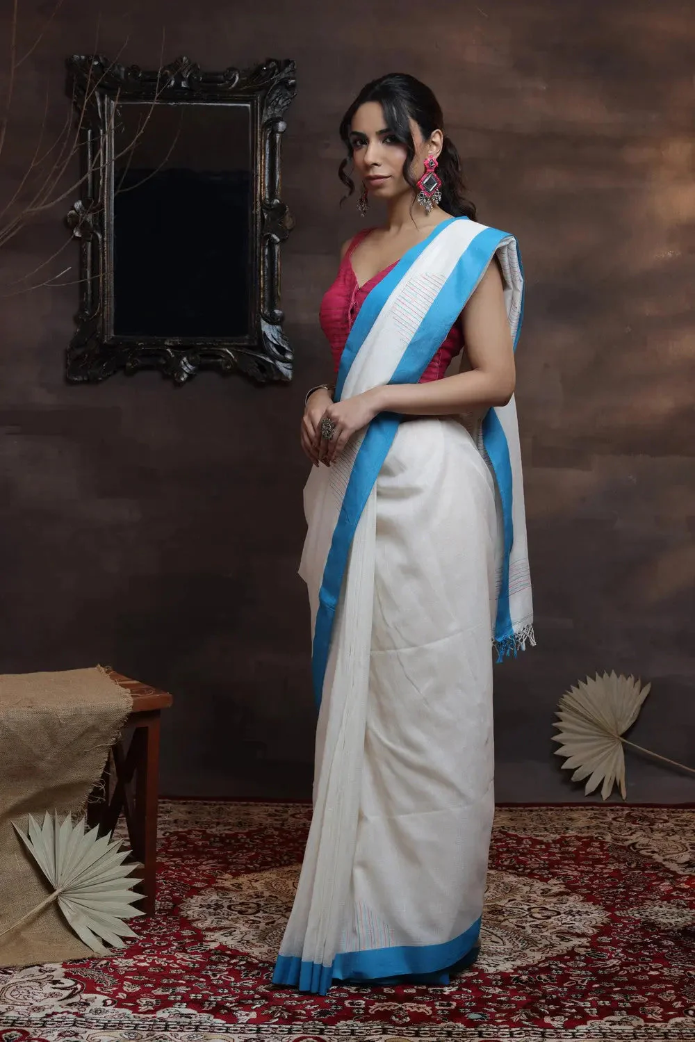 Handloom White Soft Cotton Saree With Blue Border | Shobitam - Image 3