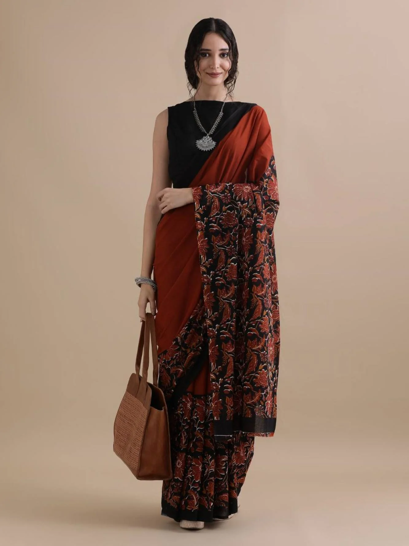 Jaipuri Block Printed Mul Mul Cotton With Soild Black Border Wrap In One Minute Saree - Image 7