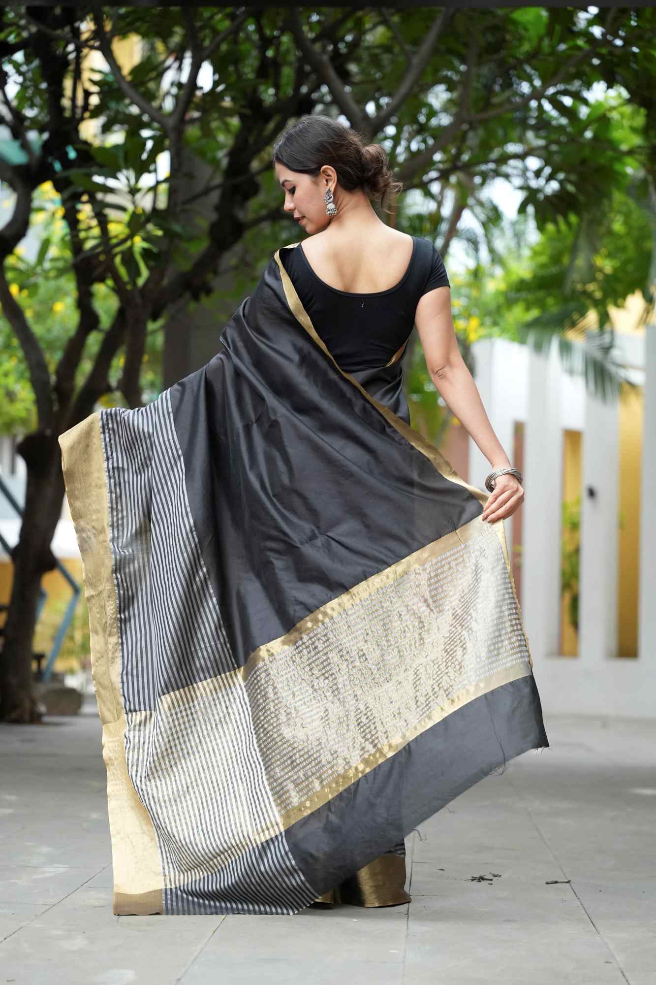 Raveena Tandon inspired semi katan silk Black & White Striped with Gold Zari Border Ready To Wear Saree - Image 4