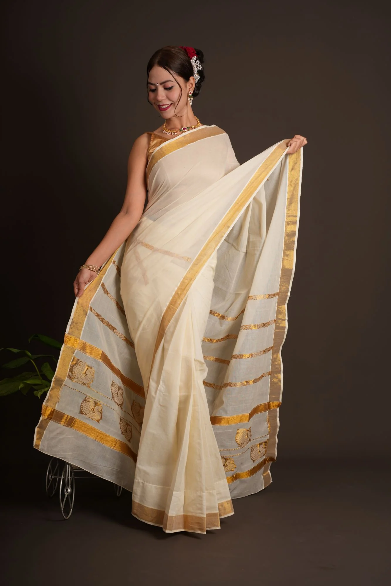 Kerala Kasavu with zari border wrap in 1 minute saree - Image 4