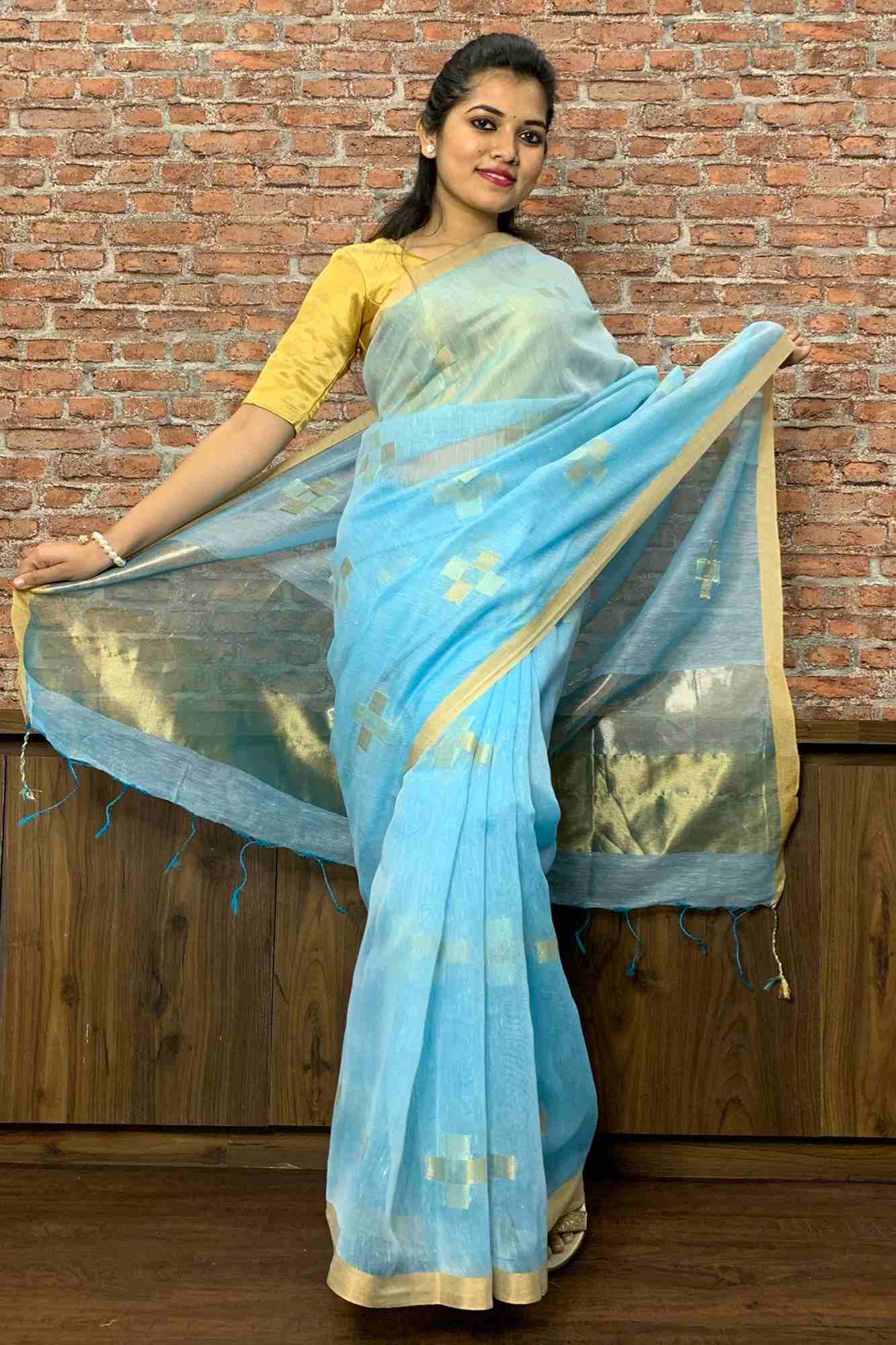 Light Blue Khadi linen with zari butis & zari pallu wrap in 1 minute sari - Image 3
