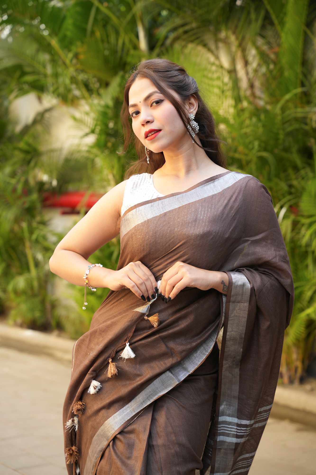 Linen Cotton with Beautiful Tassels on Pallu Ready to wear Saree - Image 6