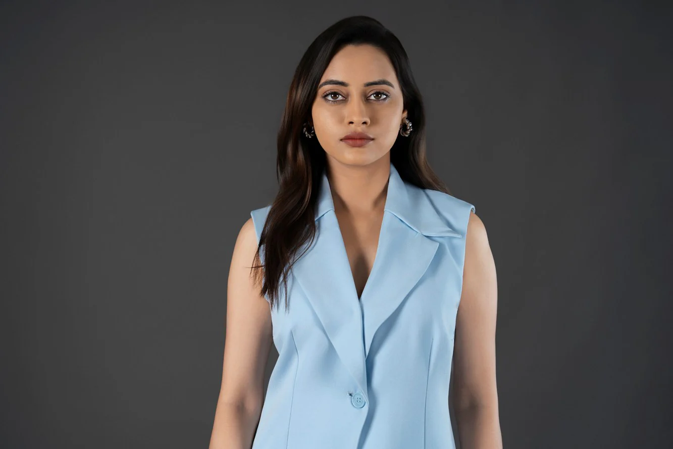 Long-Line Waistcoat With  Sharp Notch Collar  Designed - Image 4