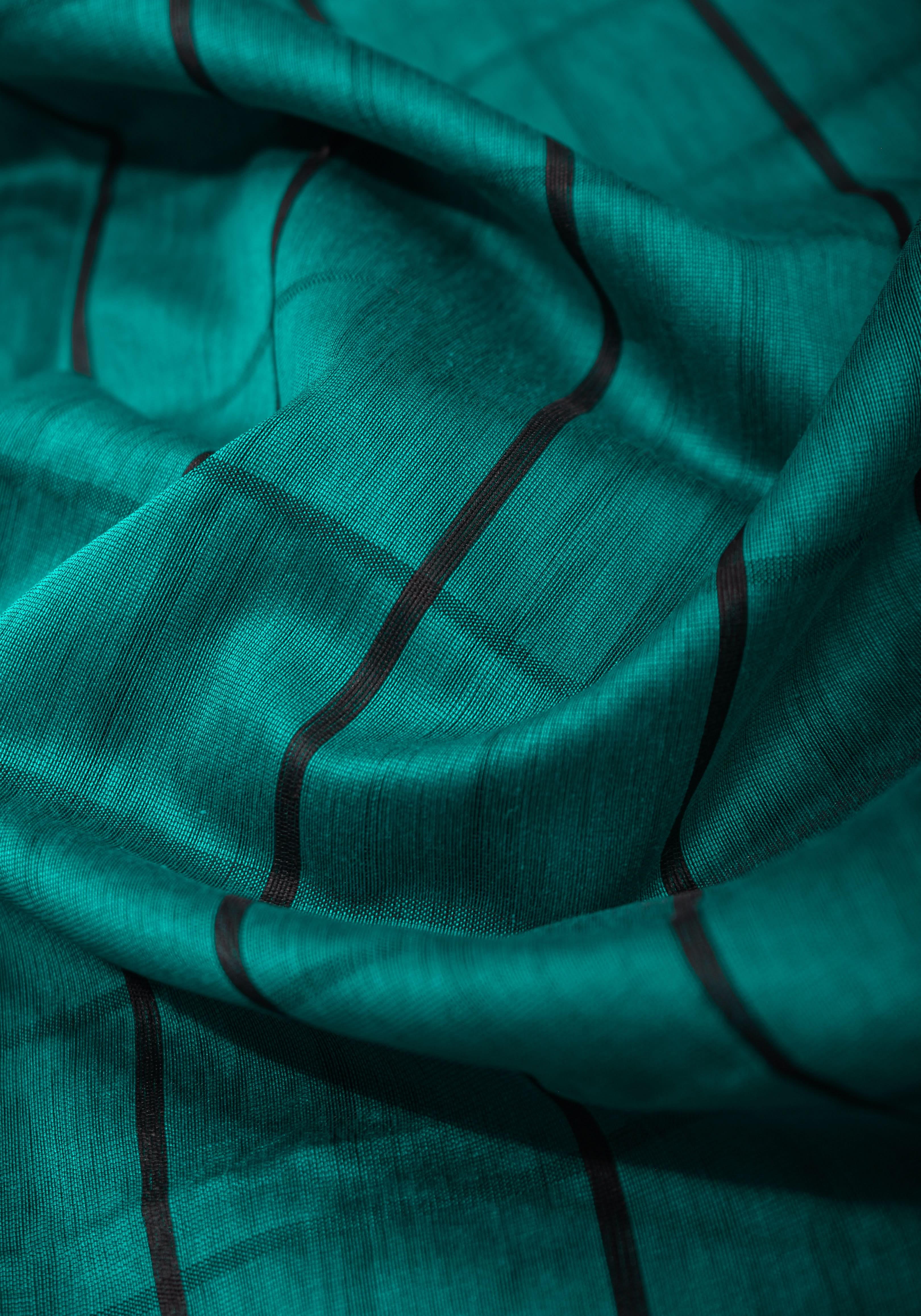Handwoven Maheshwari Silk Cotton Saree  in Teal and Gold  with checks | Shobitam - Image 4
