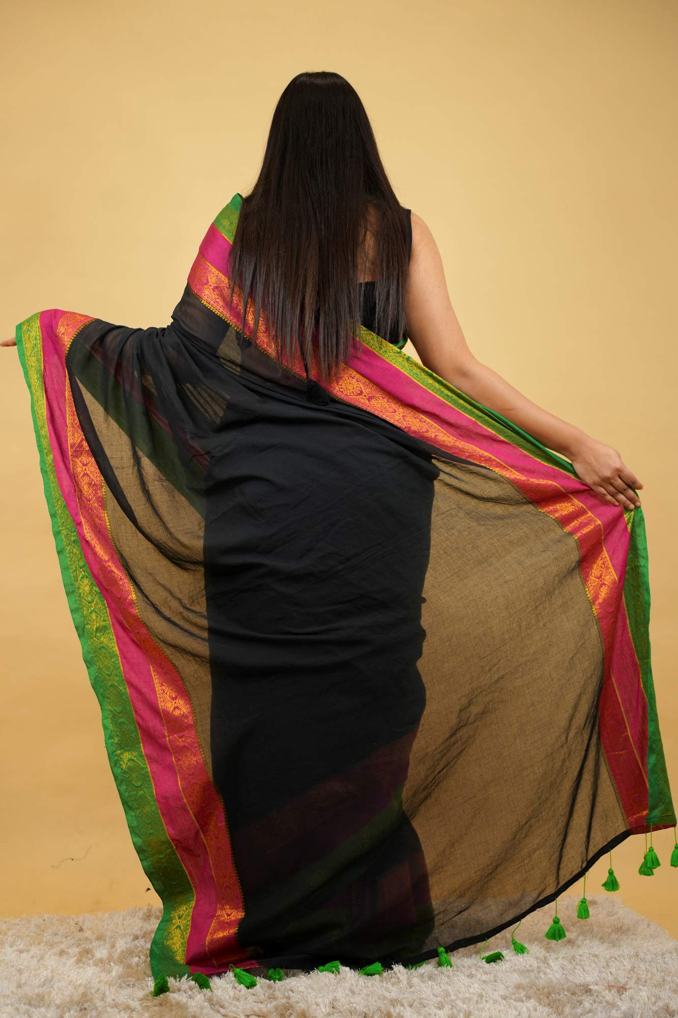 Mul Mul Cotton With Contrast Border Pure Handloom Work Ready To Wear Saree - Image 3