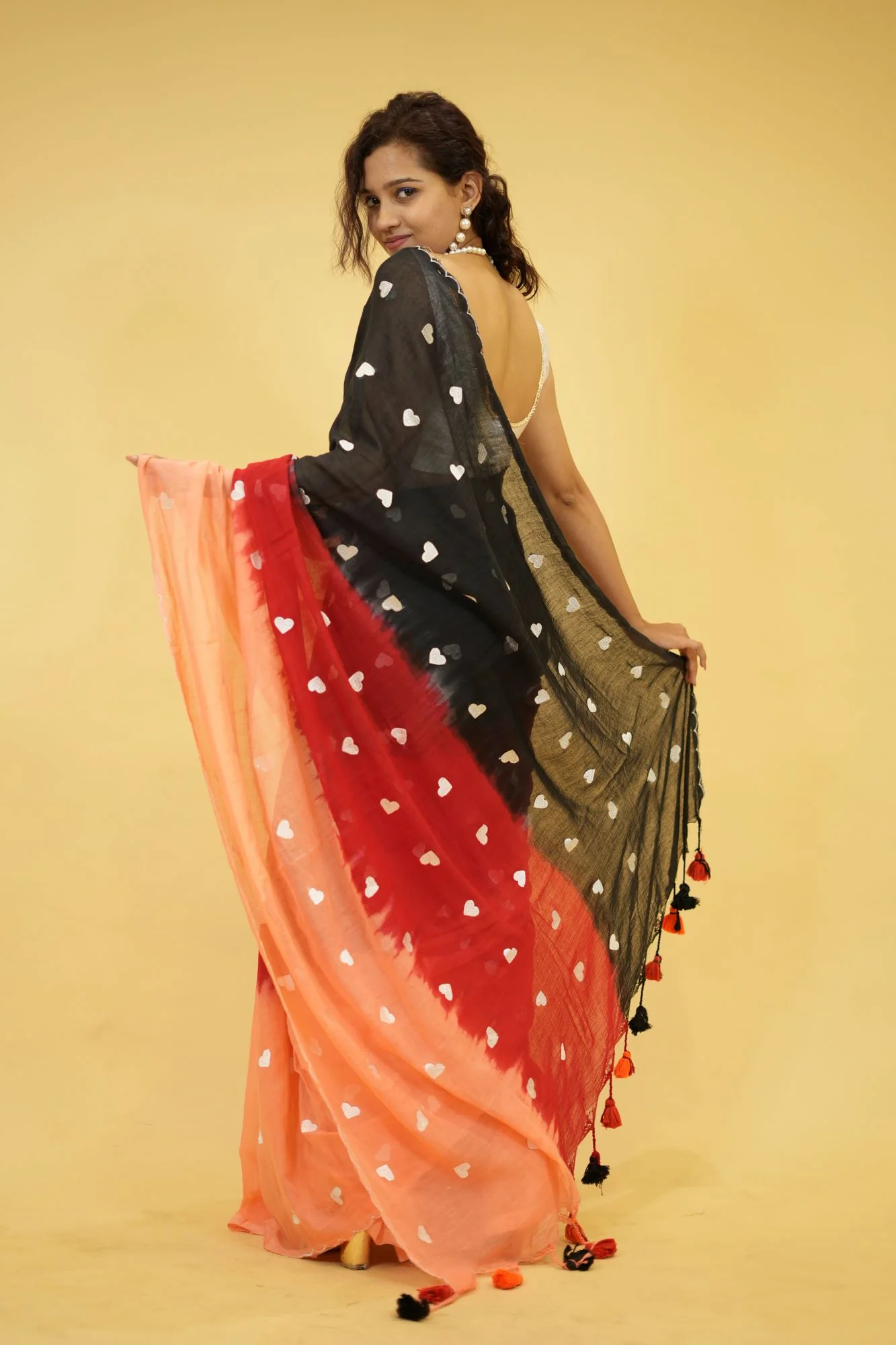 Mulmul Cotton with Delicate Thread Heart Motifs Ready To Wear Saree - Image 9