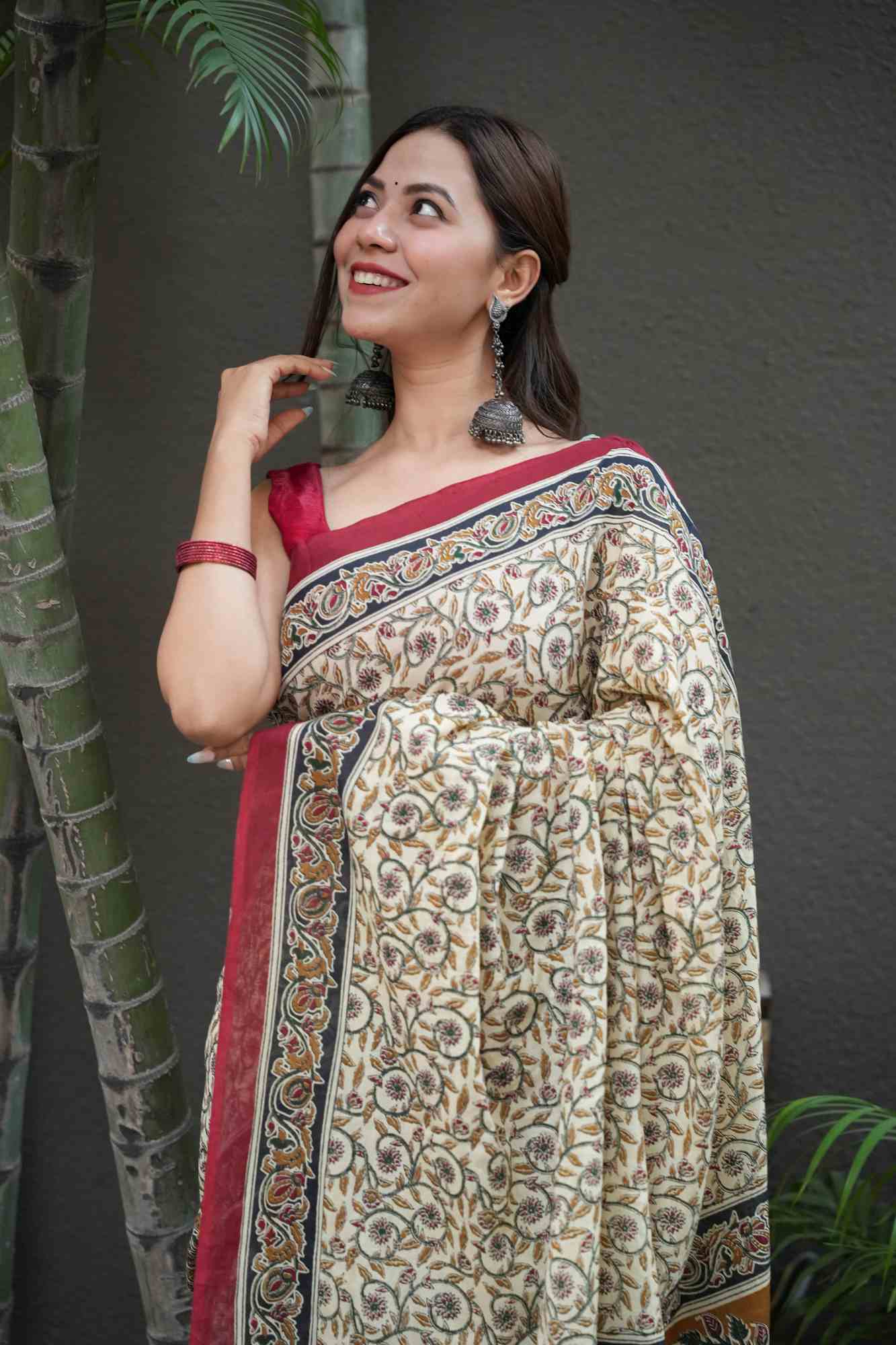Mulmul Cotton with Green Contrast Pallu Ready to wear Saree - Image 4