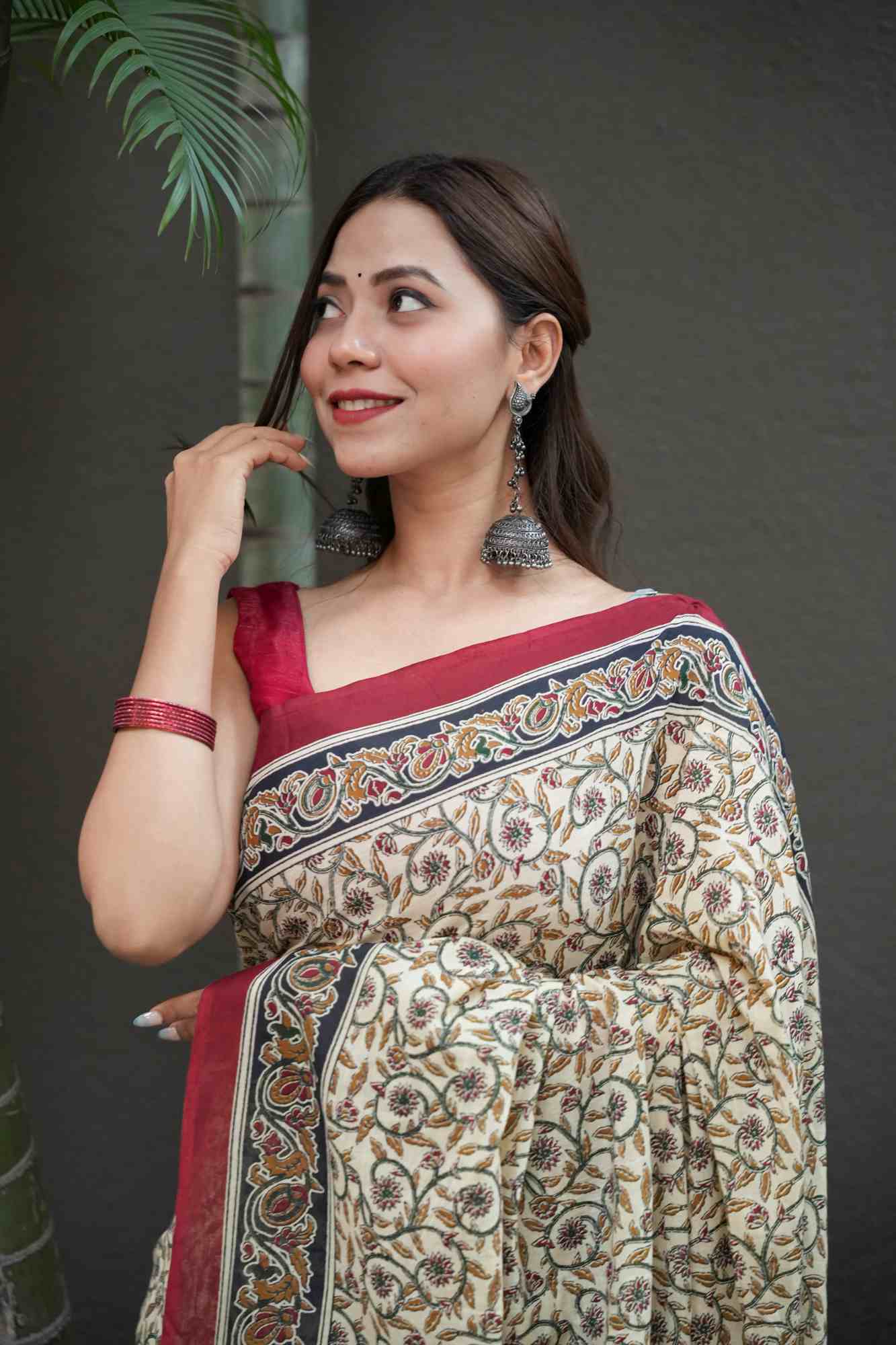Mulmul Cotton with Green Contrast Pallu Ready to wear Saree - Image 7