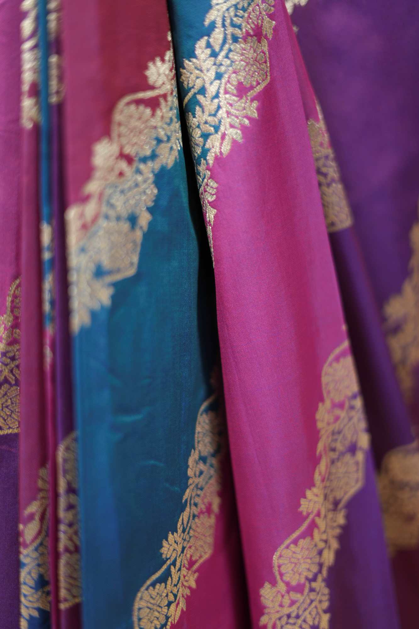 Multicolour Woven Banarasi Silk Handloom in Kadwa Weaving with Rich Pallu Ready To Wear Saree - Image 10