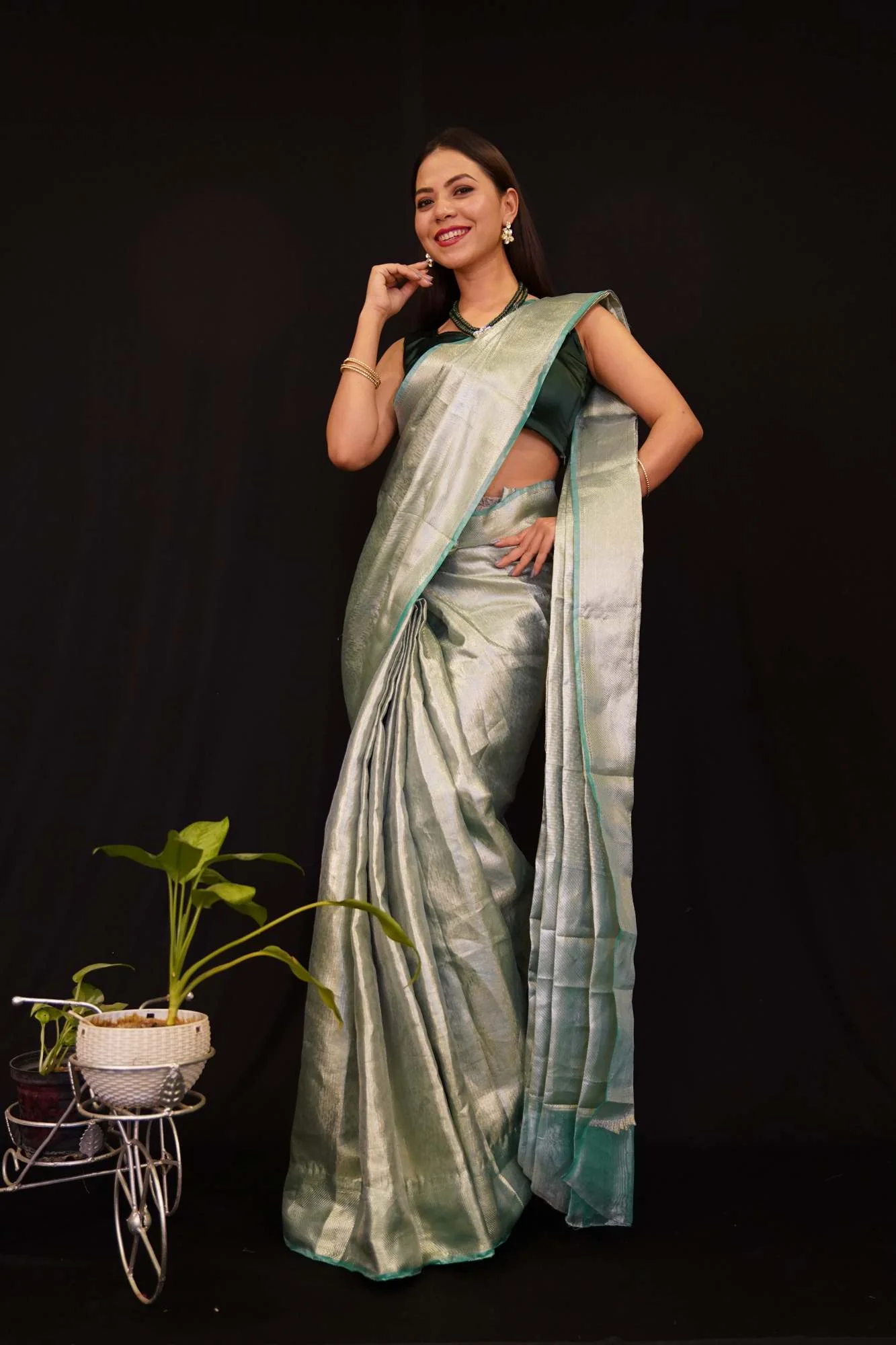 Zip & Go Saree : Nayanthara-Inspired Silk Saree with Dual-Side Zari Border - Image 5