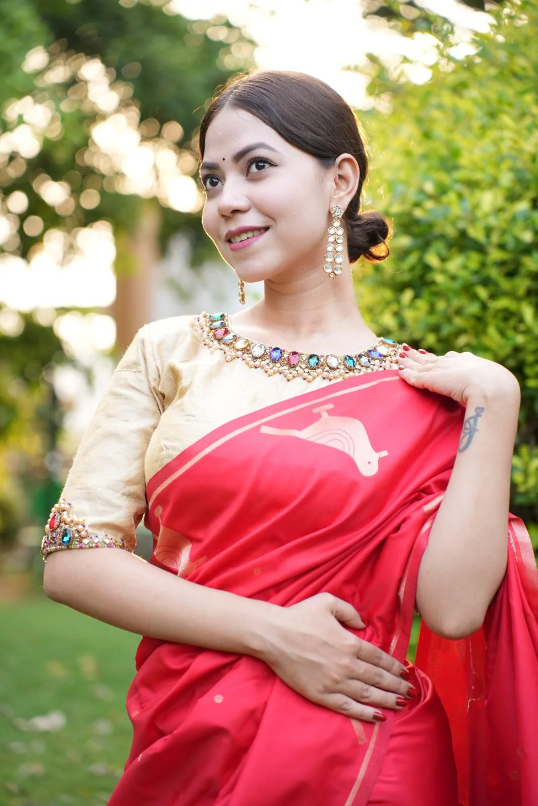 Nita Ambani inspired Kanchipuram With Golden Mina Zari Art & Gayatri Mantra Printed Palla Ready To Wear Saree - Image 12