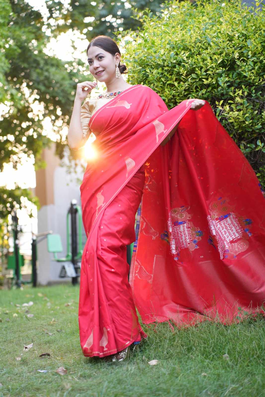 Nita Ambani inspired Kanchipuram With Golden Mina Zari Art & Gayatri Mantra Printed Palla Ready To Wear Saree - Image 4