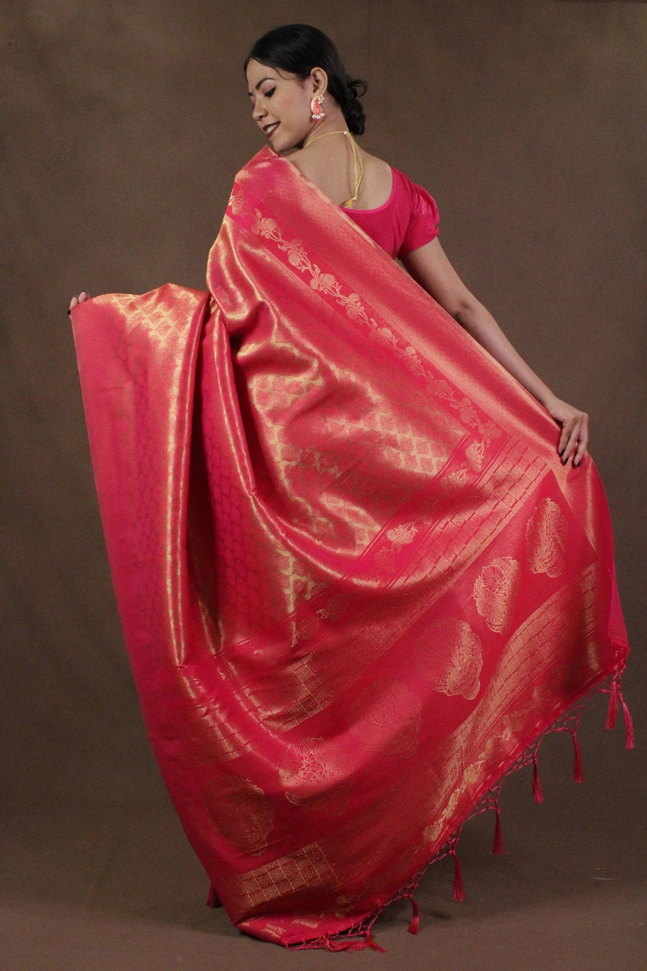 Pink & Gold-Toned Woven Banarasi Wrap in 1 minute saree - Image 4