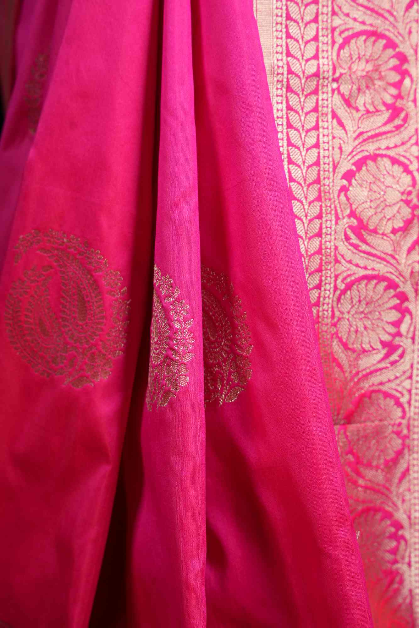 Banarasi with Golden Zari Floral & Paisley Motifs Ready To Wear Saree - Image 10