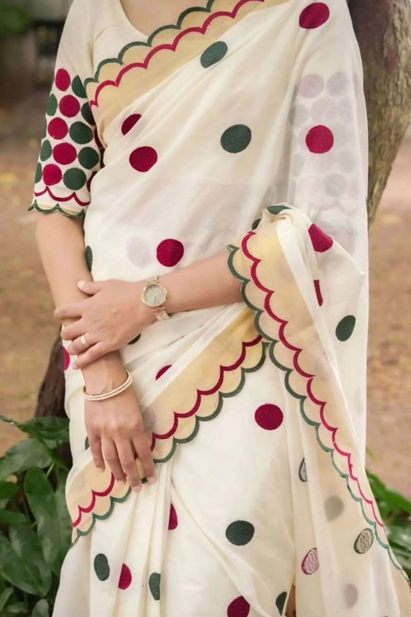 Polka Linen with Gold Zari and Scallop Border Ready To Wear Saree - Image 11