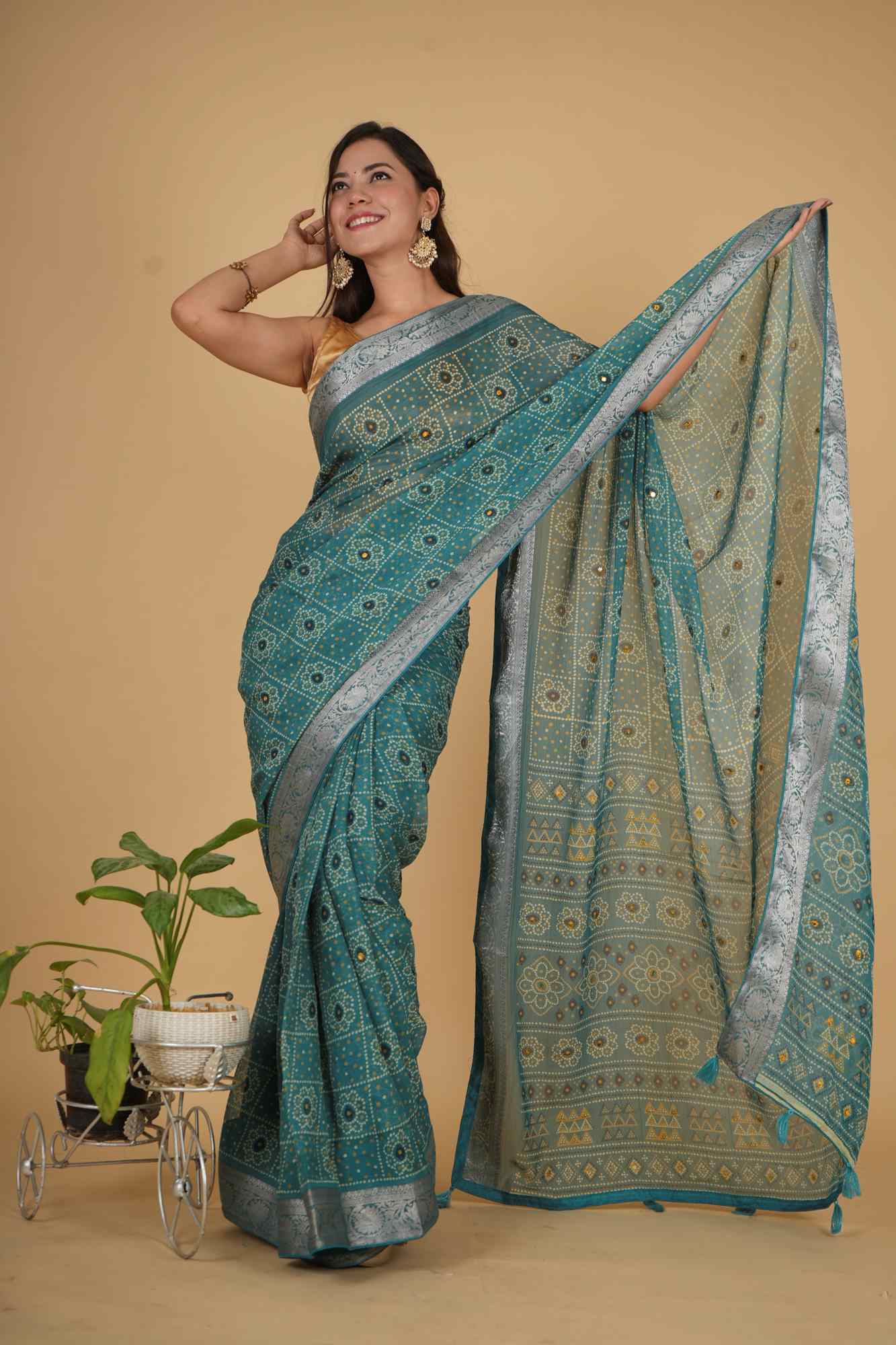 Pre Stitched Bandhej Print and Contrast Jacquard Bordered Mirror Work saree - Image 4